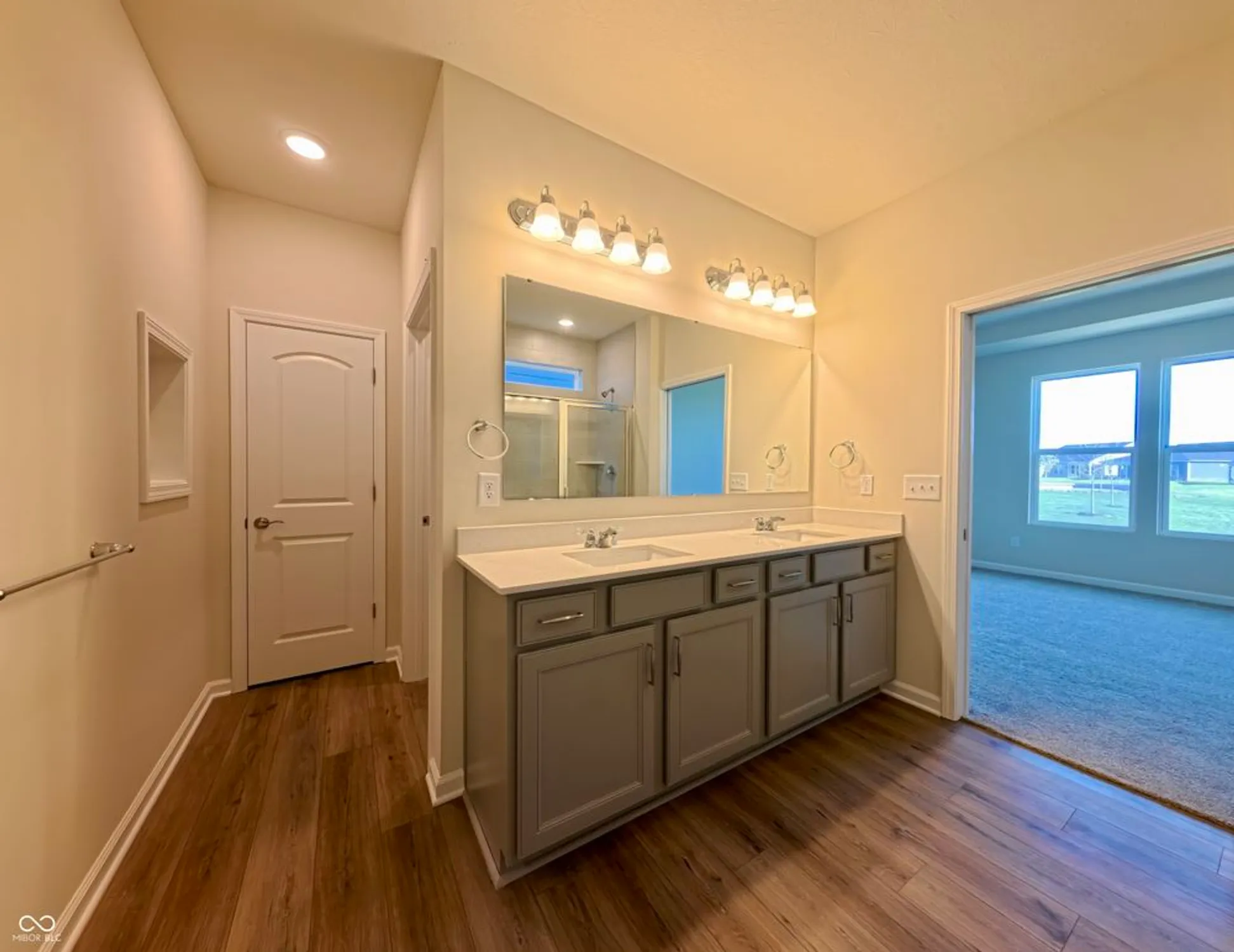 Property Slideshow image 38 of 61 | 811 daisy st, Greenwood, IN, 46143