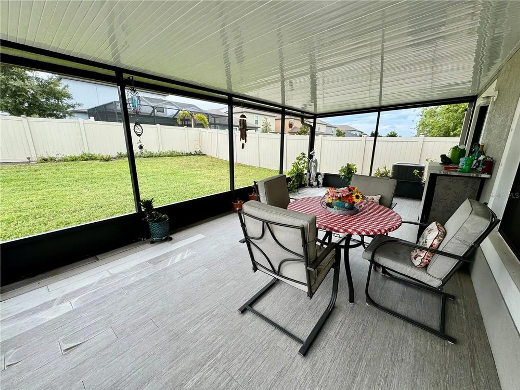 Property Slideshow image 19 of 20 | 9712 sage creek dr, Ruskin, FL, 33573