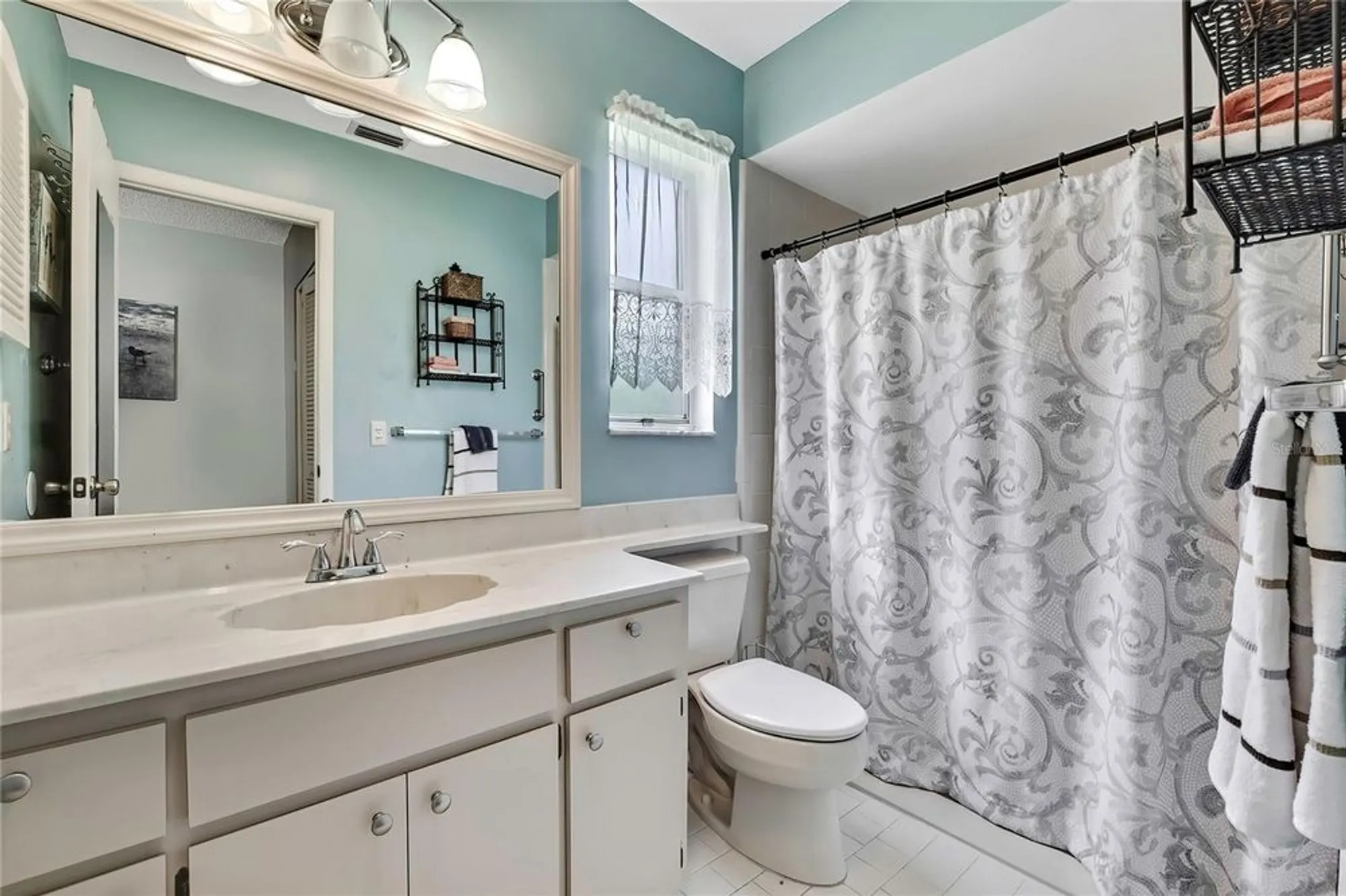 Property Slideshow image 21 of 72 | 6517 ocean pines ln, Spring Hill, FL, 34606