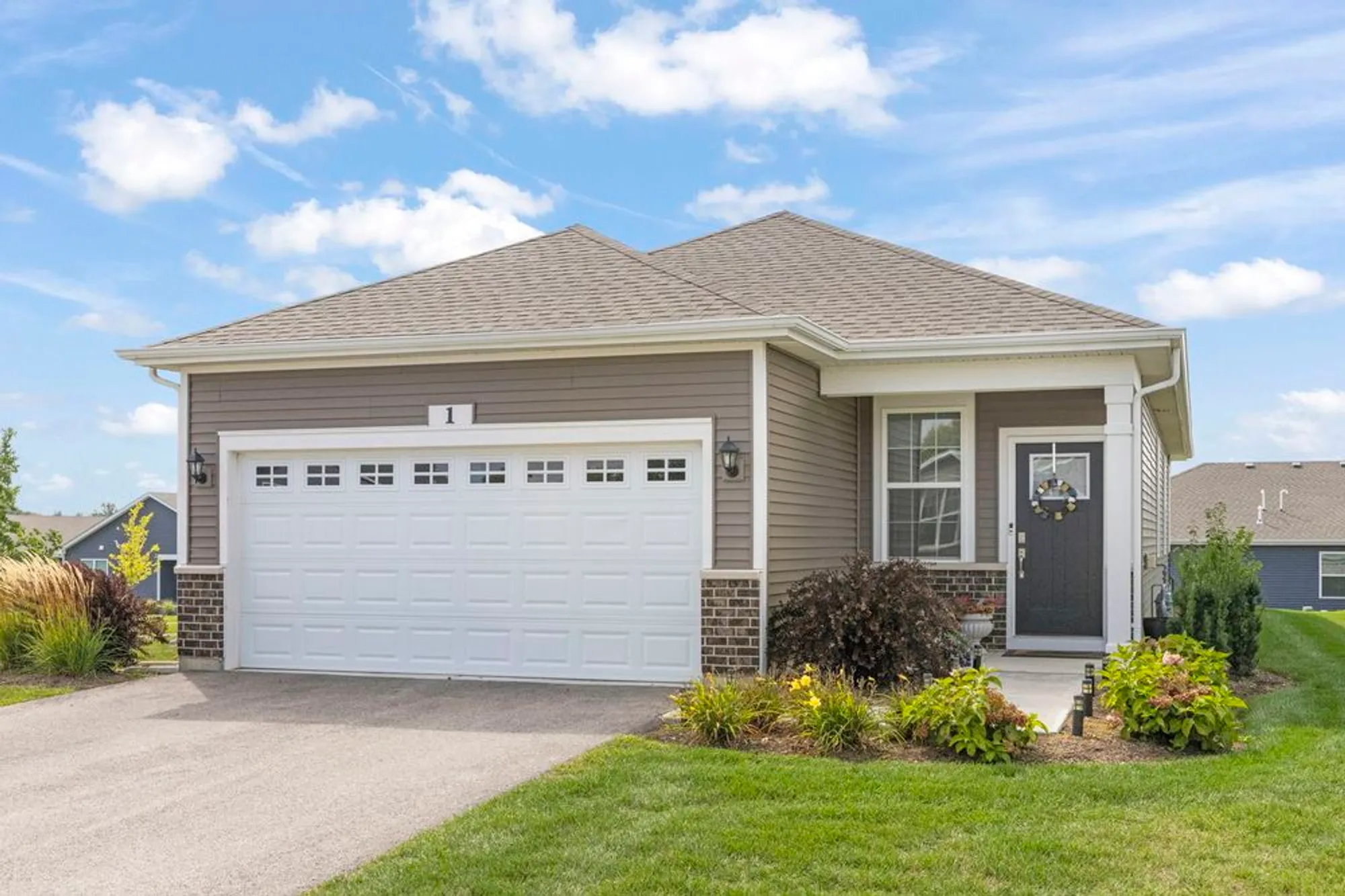 Property Slideshow image 2 of 25 | 1 savannah ct, Algonquin, IL, 60102