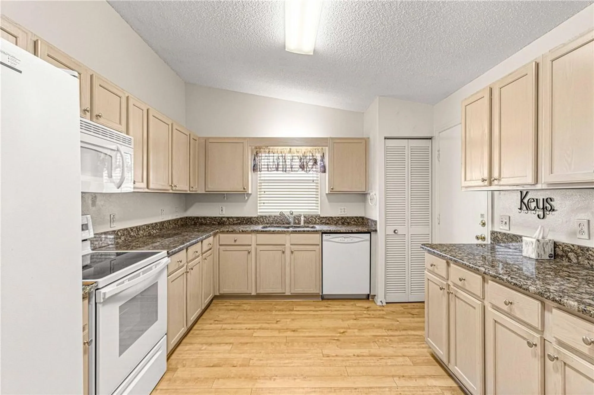 Property Slideshow image 12 of 55 | 9115 sw 90th st, Ocala, FL, 34481