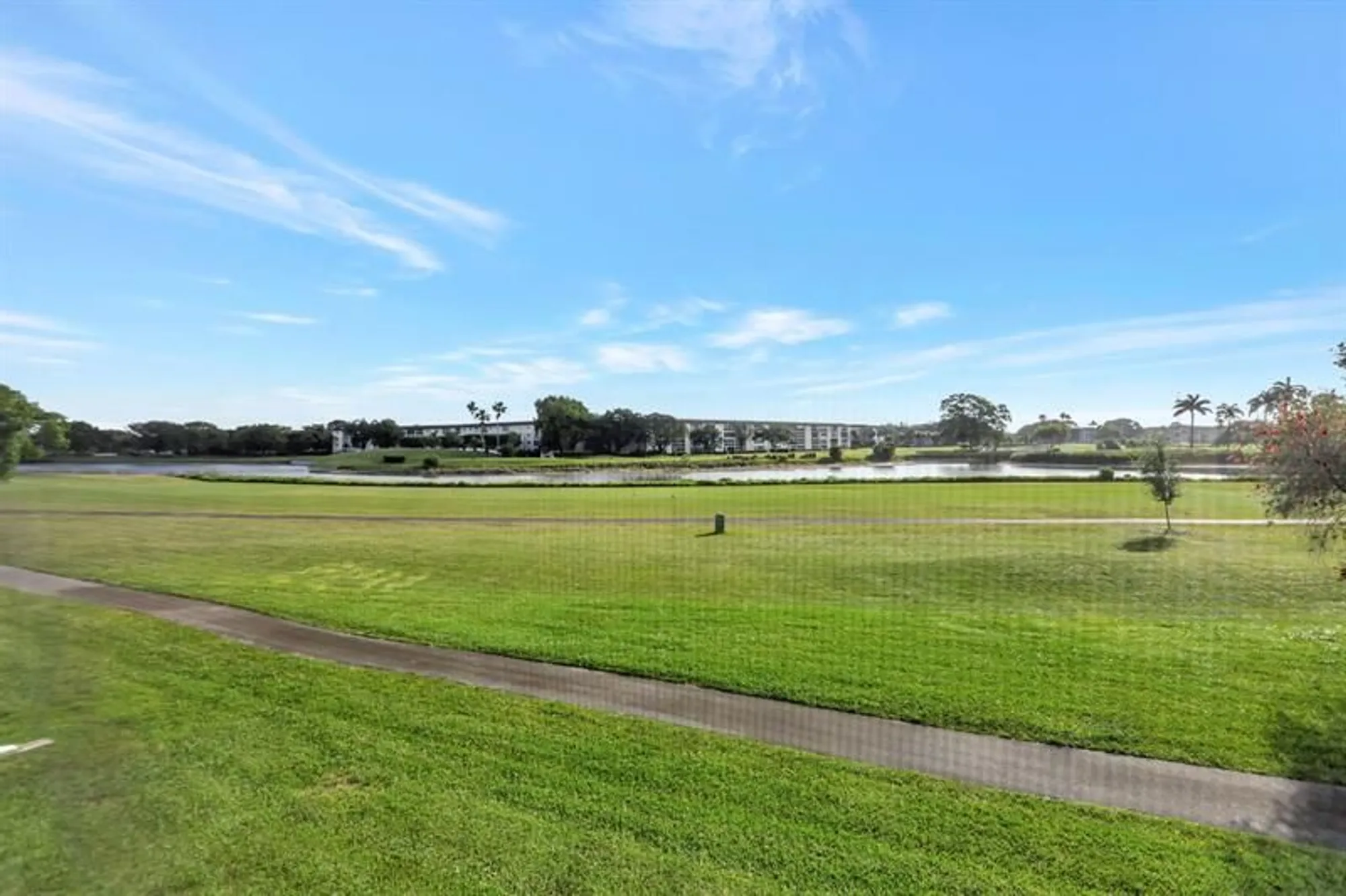 Property Slideshow image 15 of 67 | 2802 victoria way e2, Coconut Creek, FL, 33066