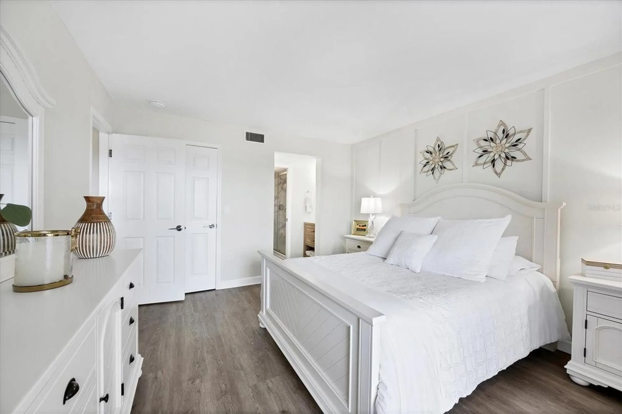 Property Slideshow image 25 of 61 | 408 cerromar cir 331, Venice, FL, 34293