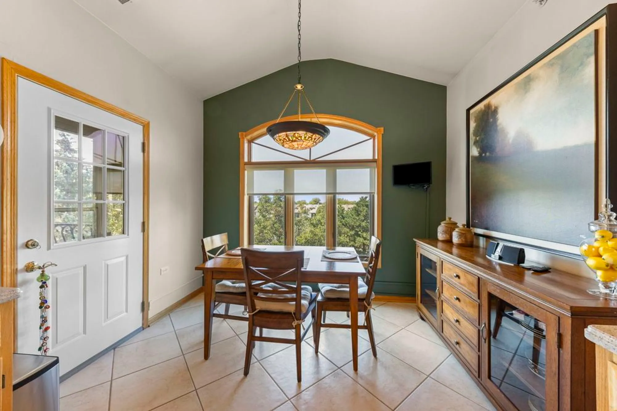 Property Slideshow image 7 of 23 | 18350 pine ridge dr apt 3d, Tinley Park, IL, 60477