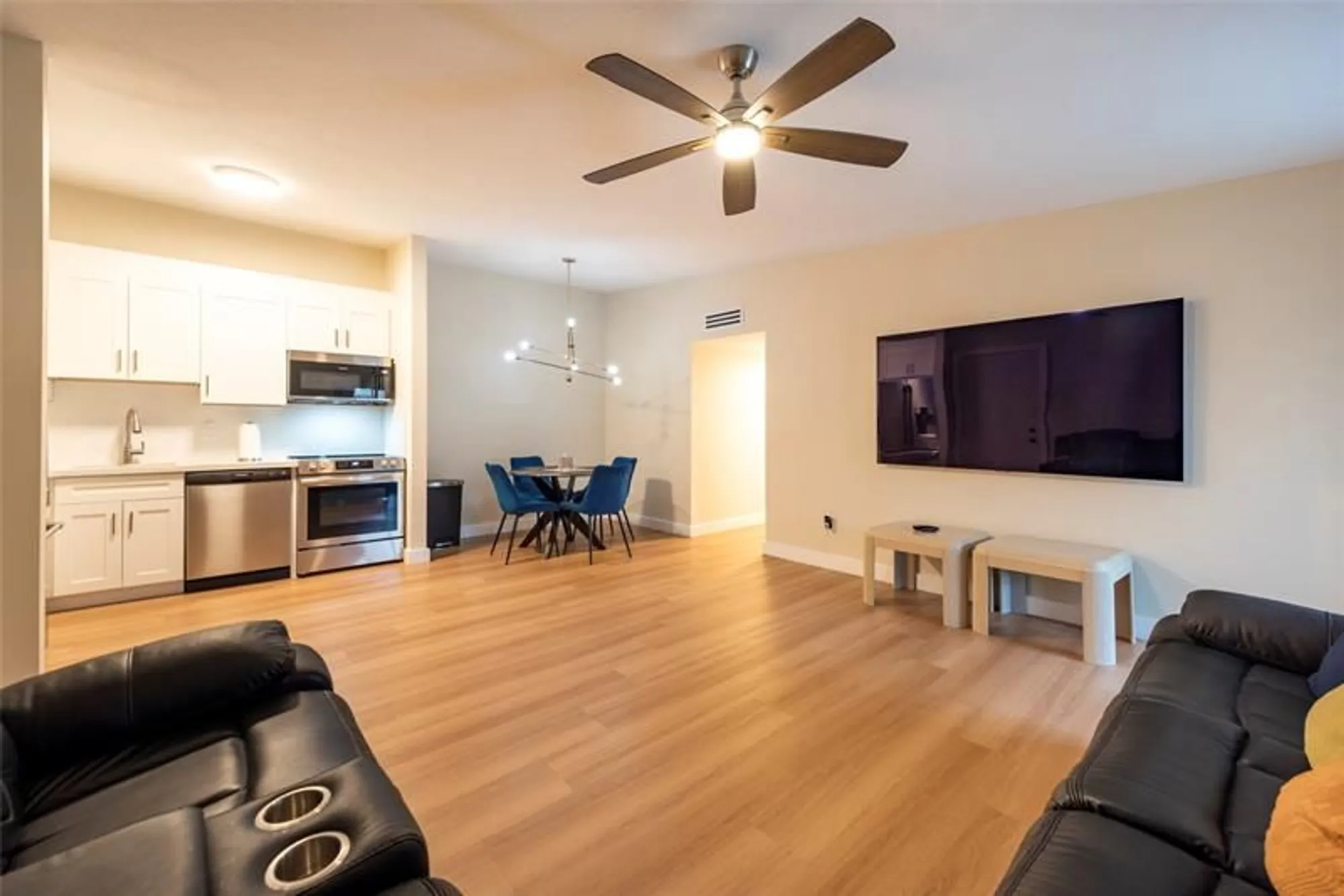 Property Slideshow image 1 of 20 | 7827 ashmont cir 208, Tamarac, FL, 33321