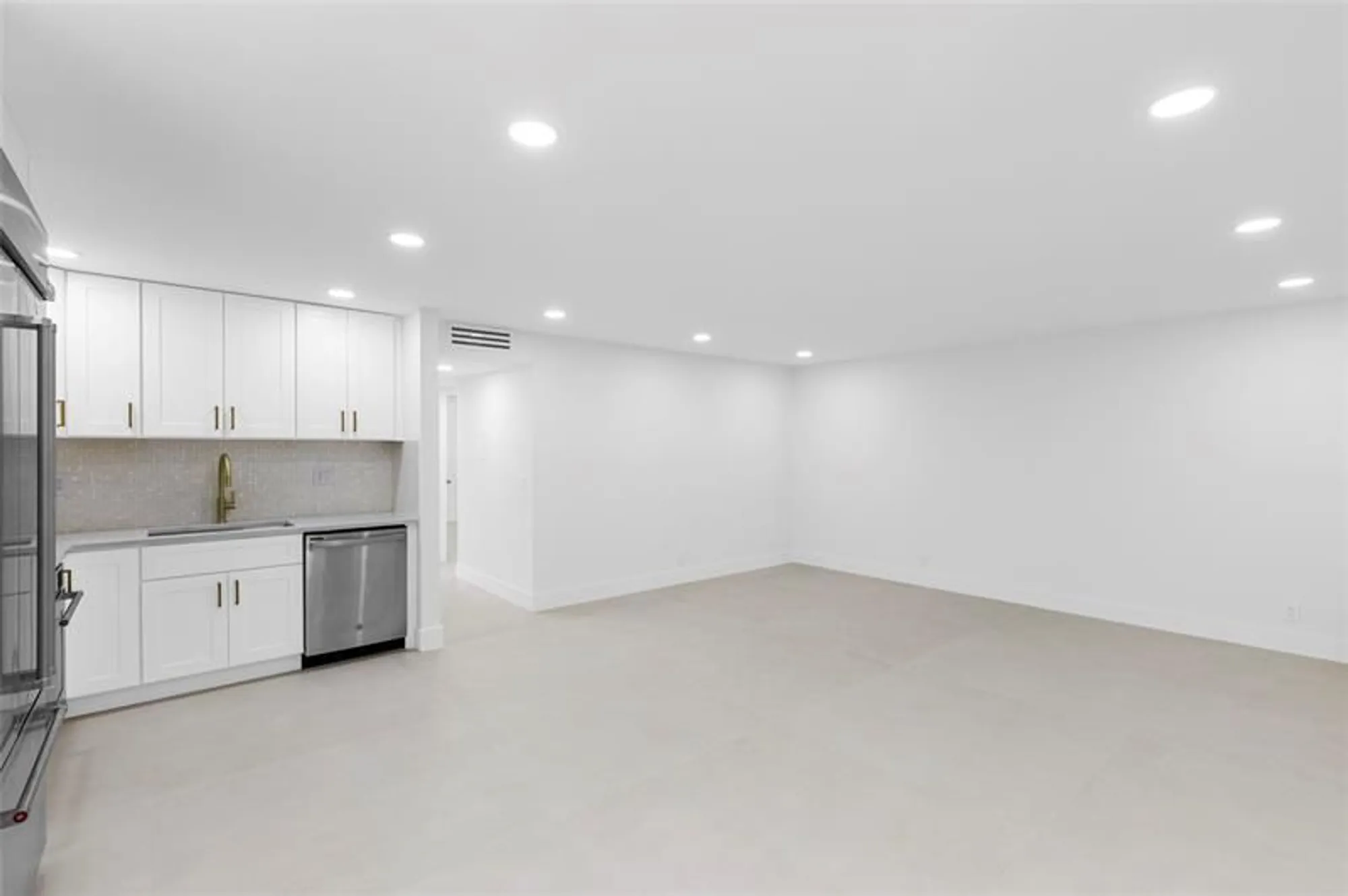 Property Slideshow image 4 of 27 | 924 flanders t # 924, Delray Beach, FL, 33484