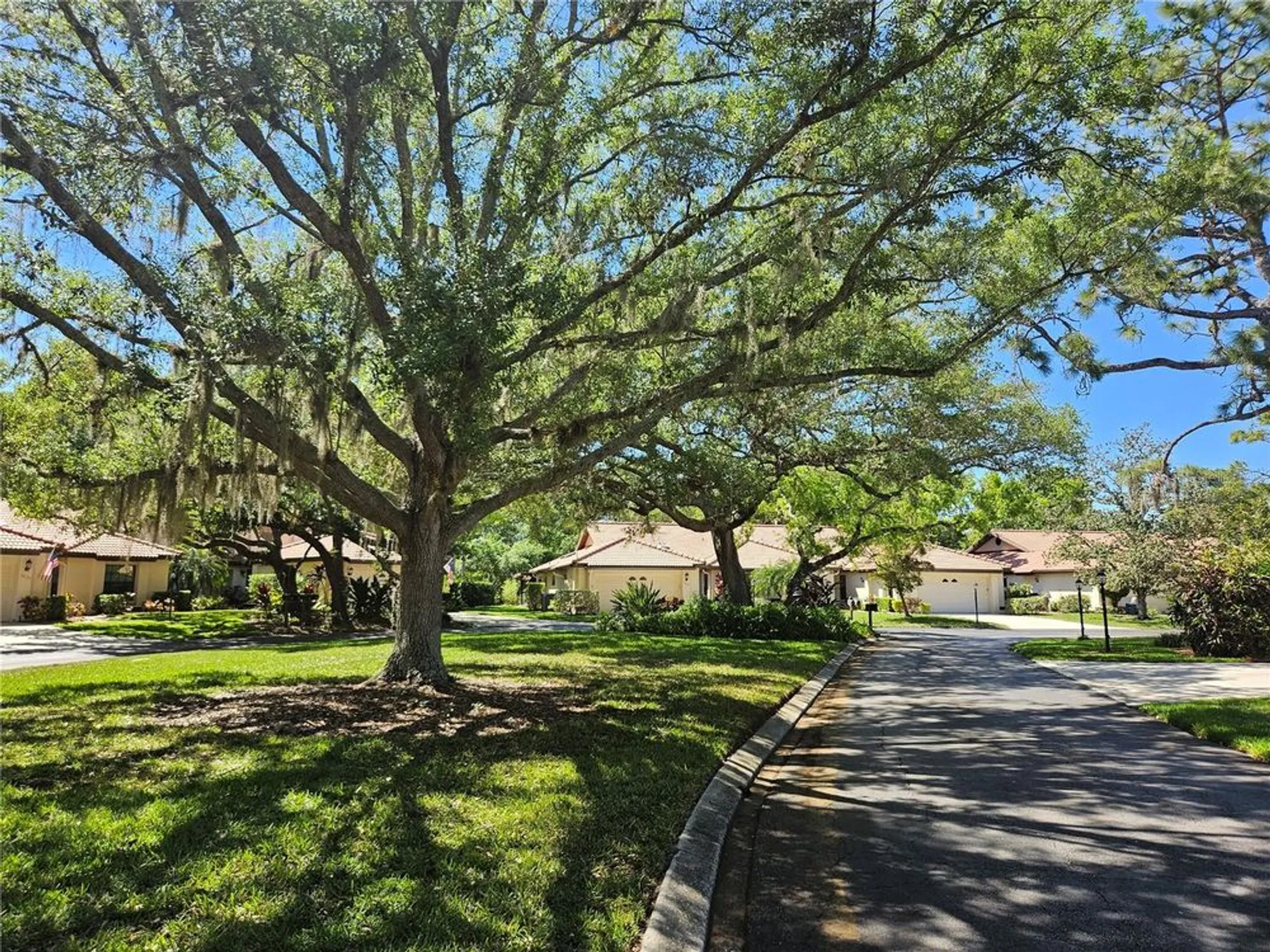 Property Slideshow image 91 of 94 | 7254 oak moss dr 72, Sarasota, FL, 34241