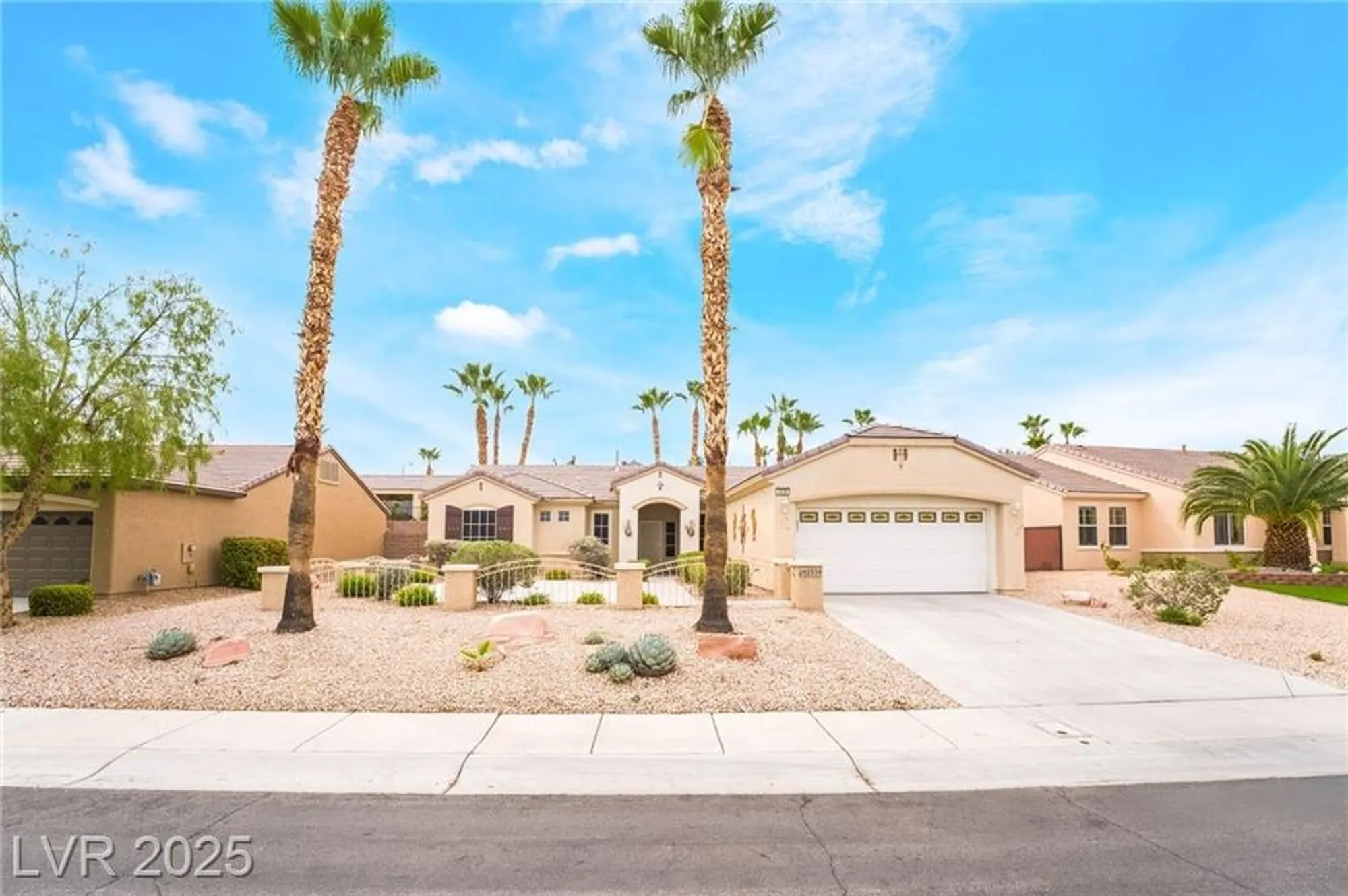 Property Slideshow image 1 of 58 | 2539 evansville ave, Henderson, NV, 89052
