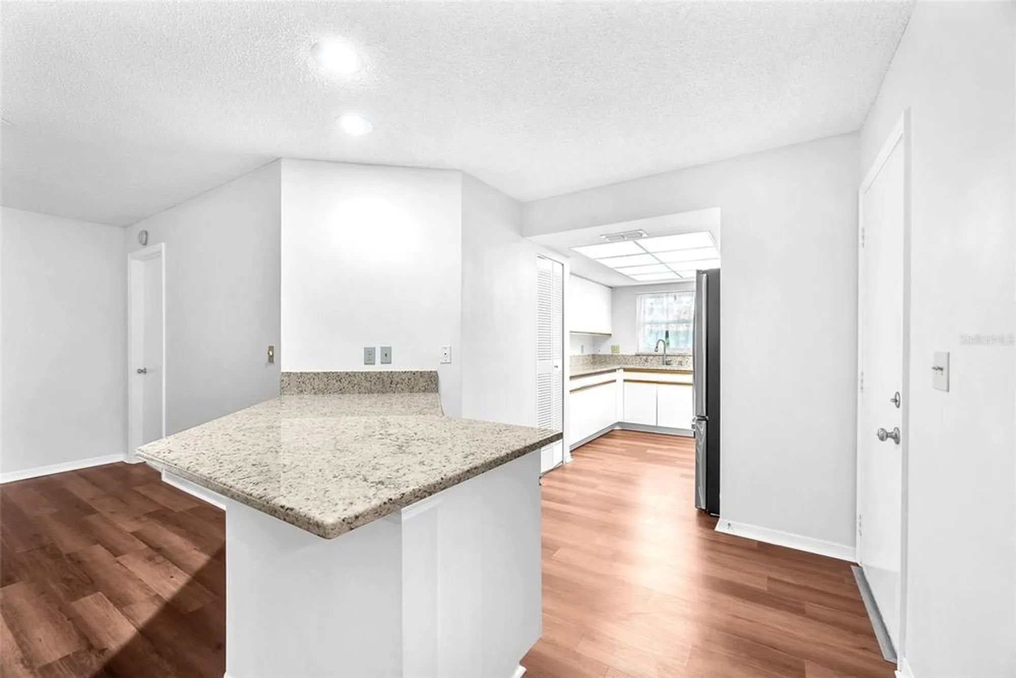 Property Slideshow image 9 of 39 | 904 sun key ct, Sun City Center, FL, 33573