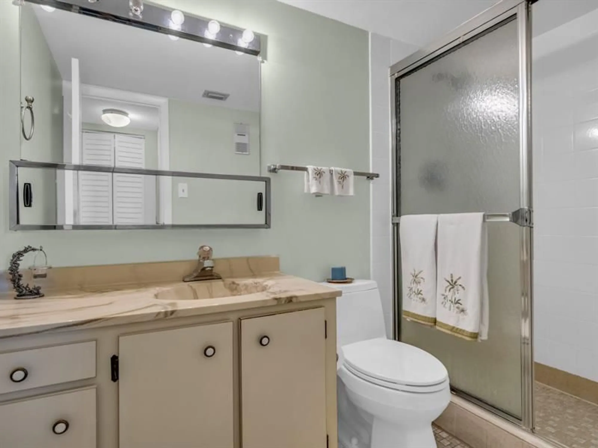 Property Slideshow image 33 of 51 | 1101 colony point cir 422, Pembroke Pines, FL, 33026