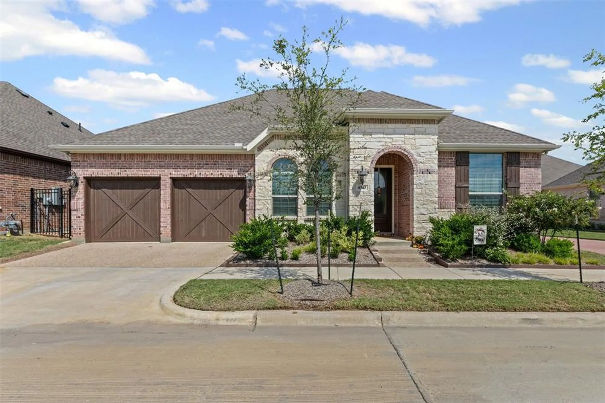 Property Slideshow image 1 of 30 | 4747 kings garden pkwy, Arlington, TX, 76005