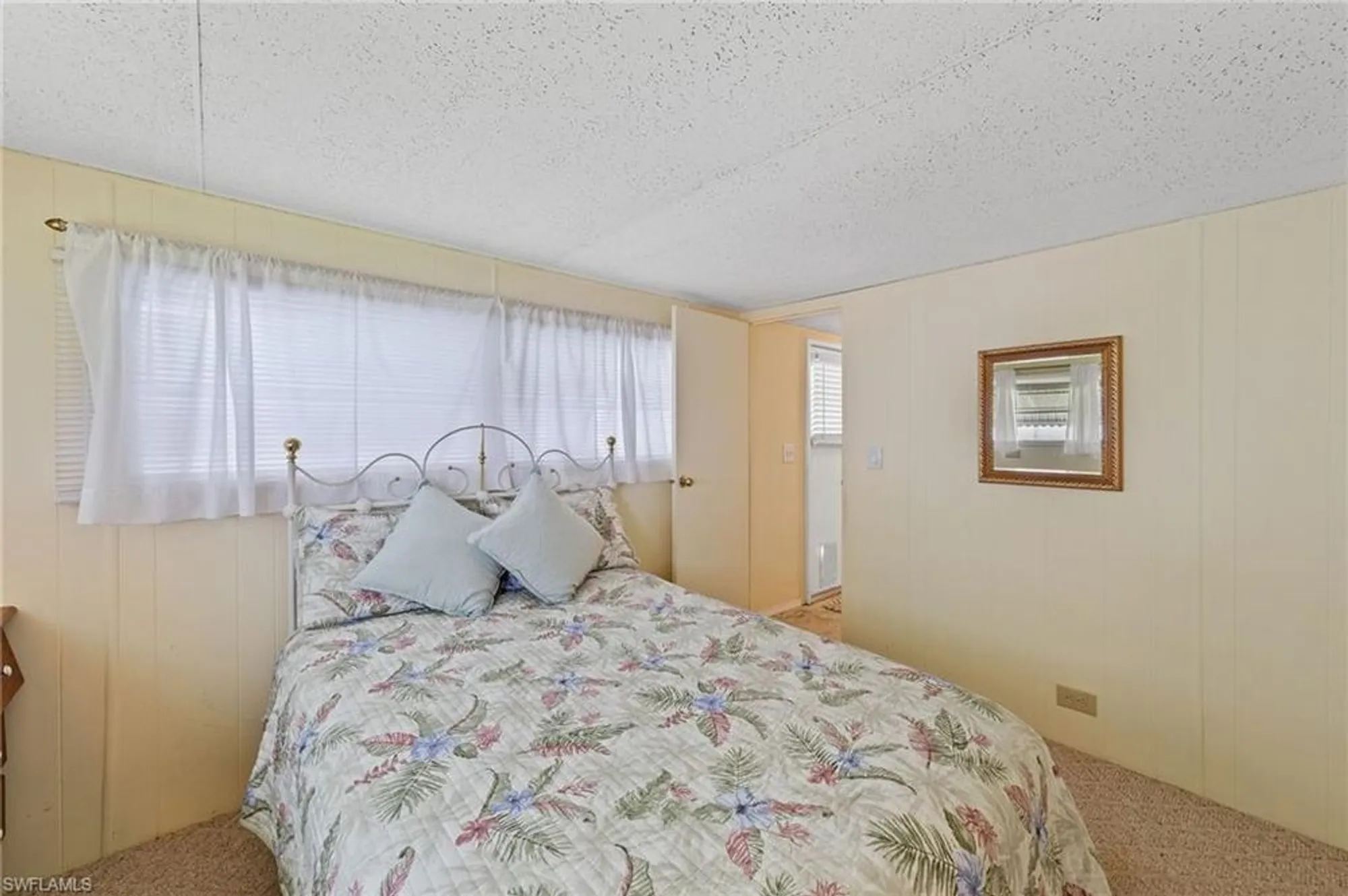 Property Slideshow image 9 of 40 | 16 san remo cir, Naples, FL, 34112