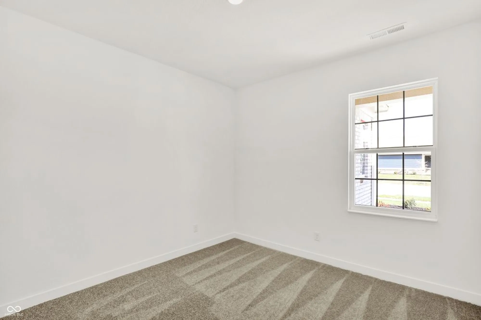 Property Slideshow image 29 of 44 | 5363 foxley park ln, Avon, IN, 46123