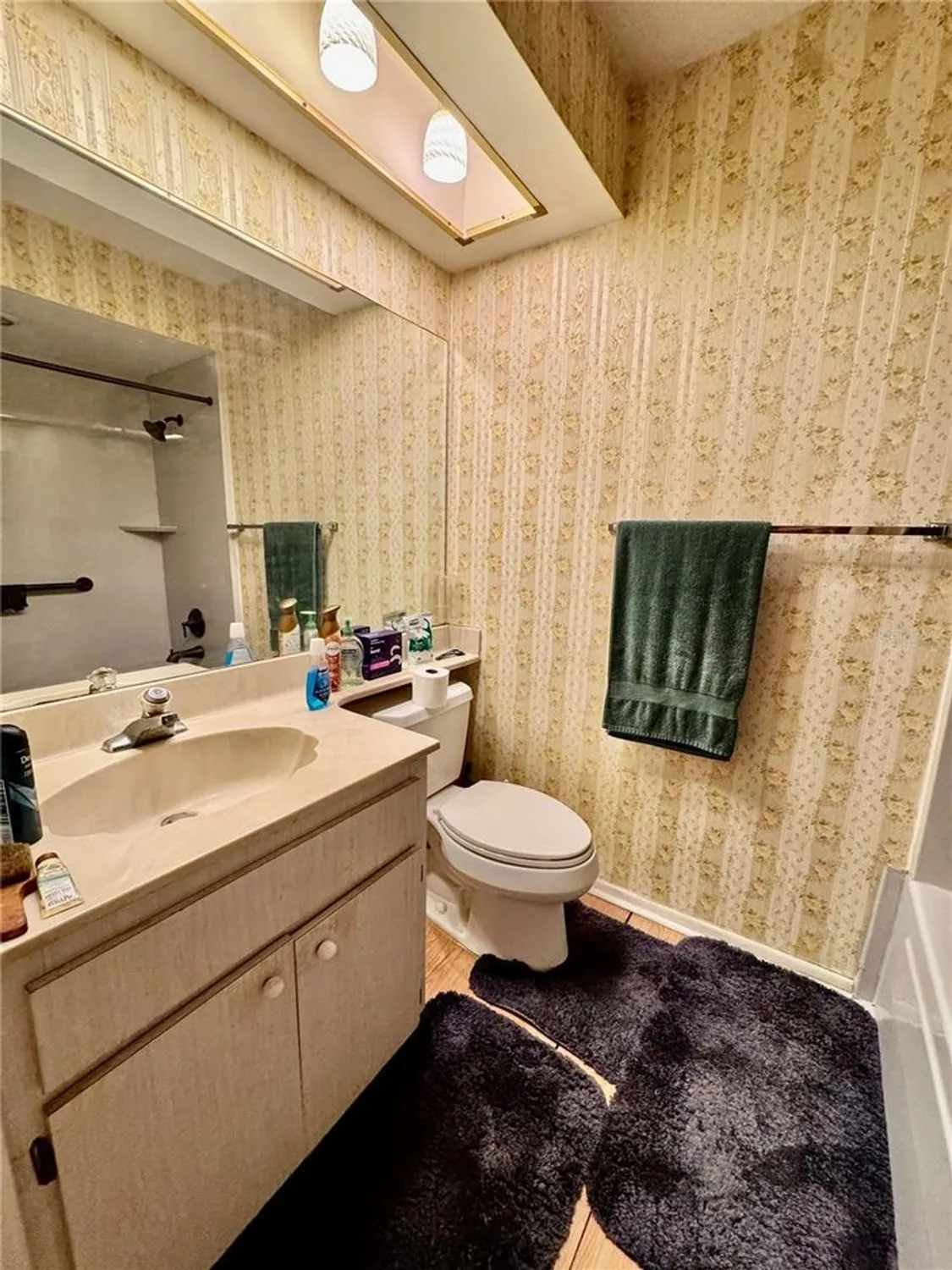 Property Slideshow image 16 of 25 | 11231 dollar lake dr apt 1, Port Richey, FL, 34668
