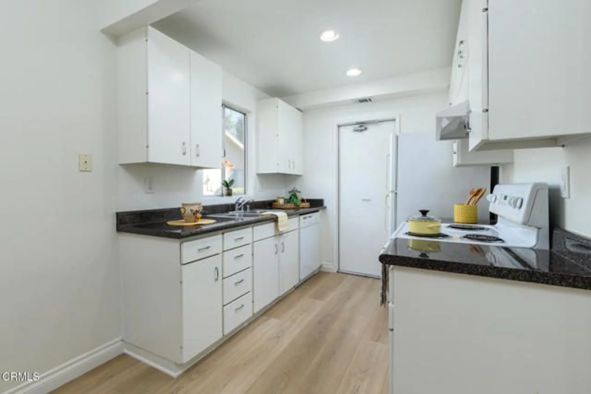 Property Slideshow image 18 of 38 | 24121 village 24, Camarillo, CA, 93012