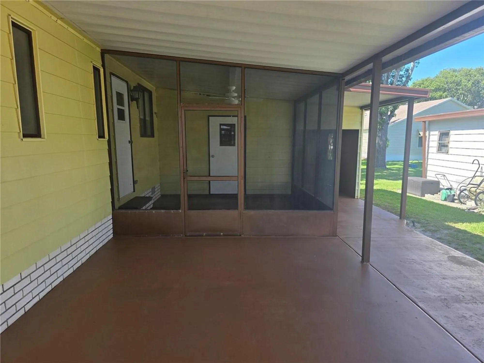 Property Slideshow image 15 of 20 | 1705 kiley ct, Lady Lake, FL, 32159