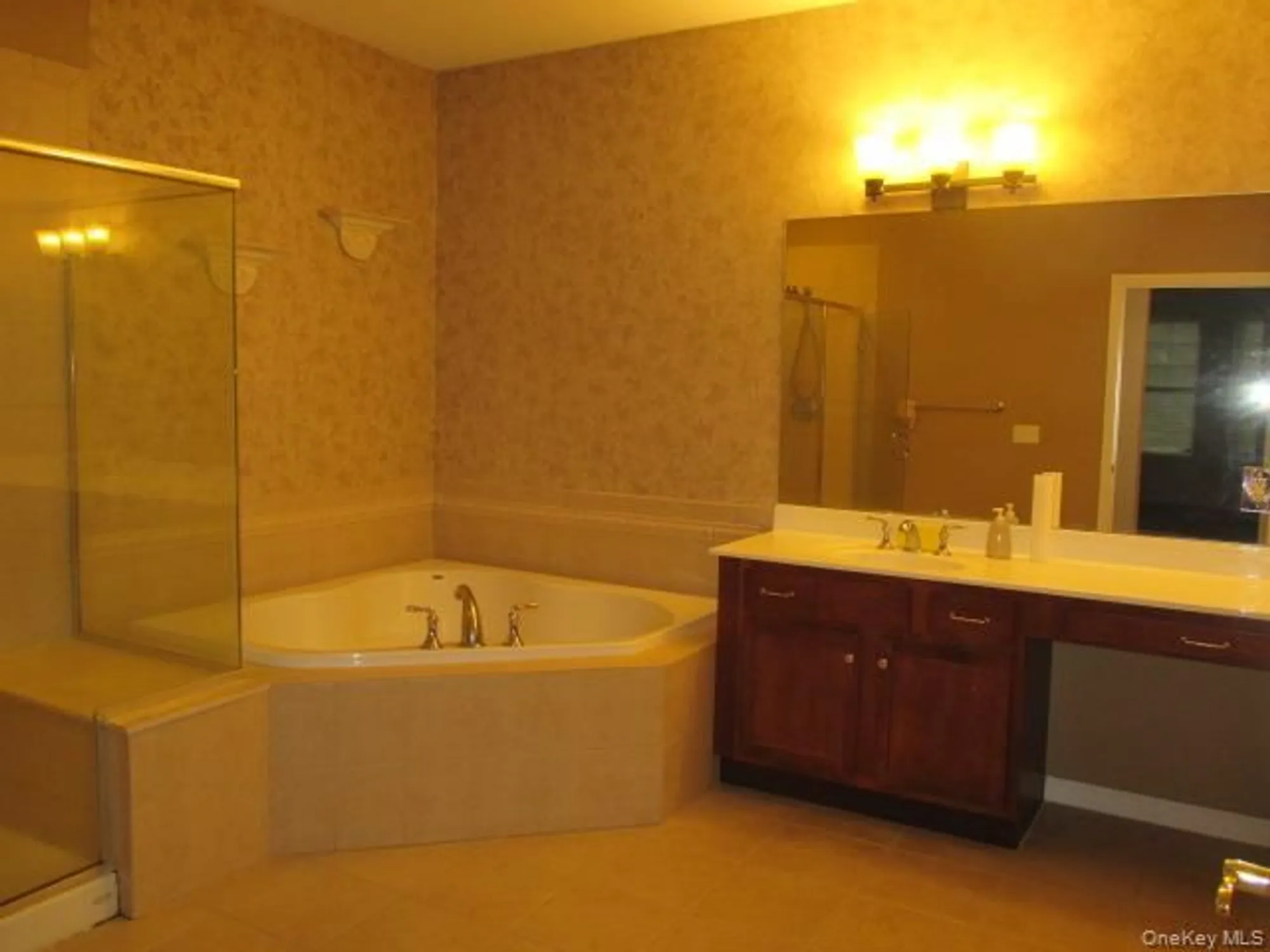 Property Slideshow image 12 of 20 | 177 melody ct, Eastport, NY, 11941