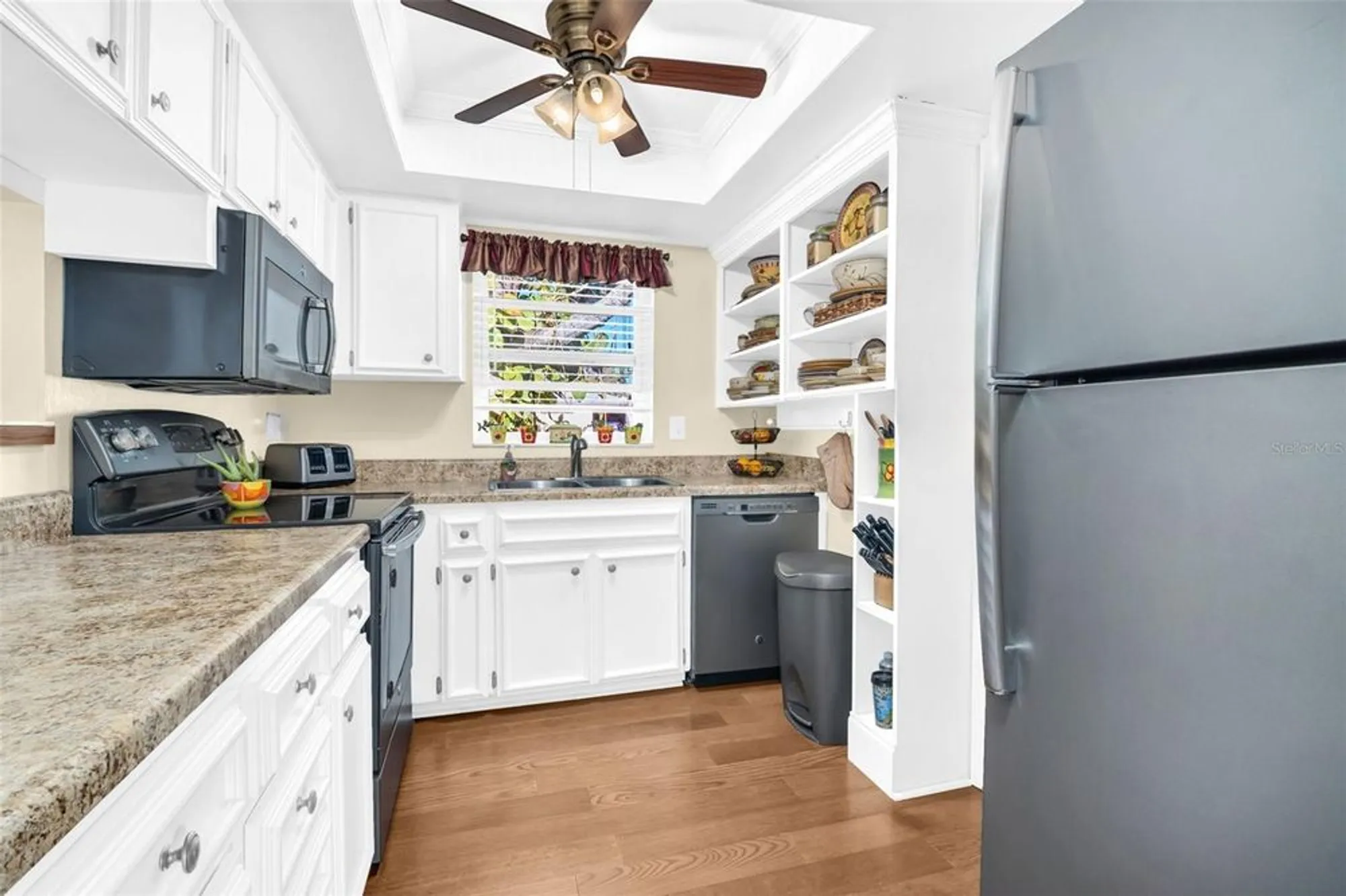 Property Slideshow image 10 of 49 | 3481 maclaren dr, Palm Harbor, FL, 34684