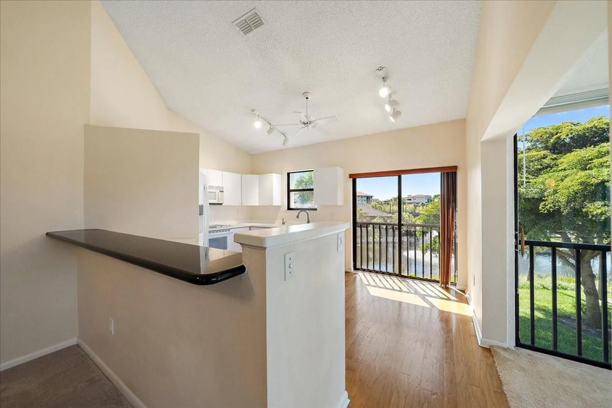 Property Slideshow image 6 of 44 | 5268 heron way 204, Sarasota, FL, 34231