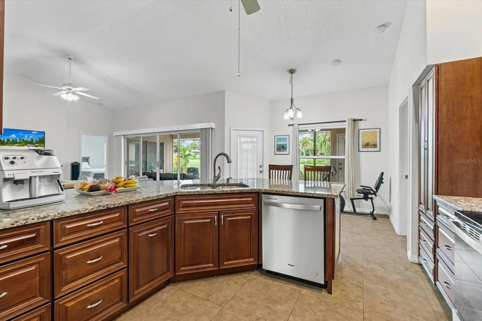 Property Slideshow image 12 of 44 | 3339 sheffield cir, Sarasota, FL, 34239