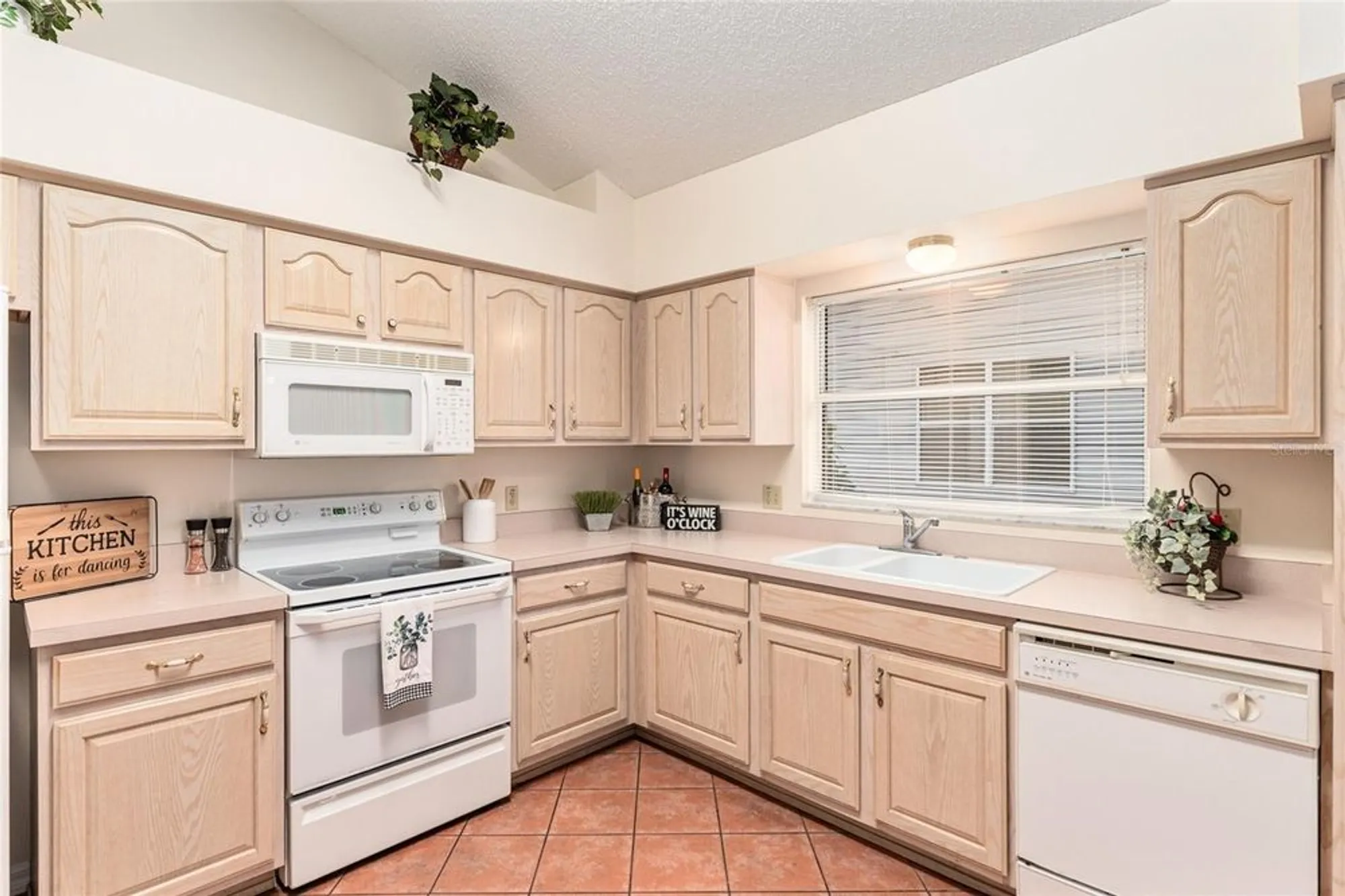 Property Slideshow image 18 of 49 | 703 melendez way, The Villages, FL, 32159