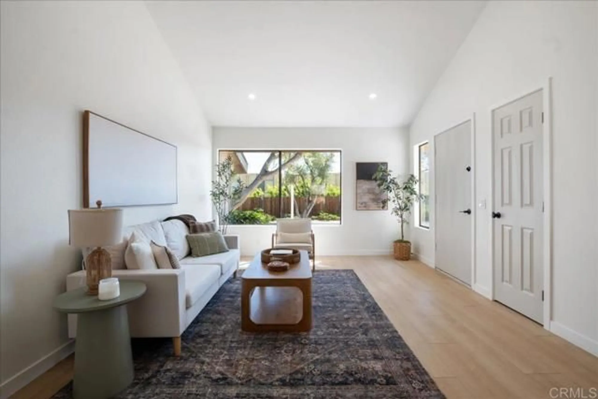 Property Slideshow image 2 of 36 | 737 nob cir, Vista, CA, 92084