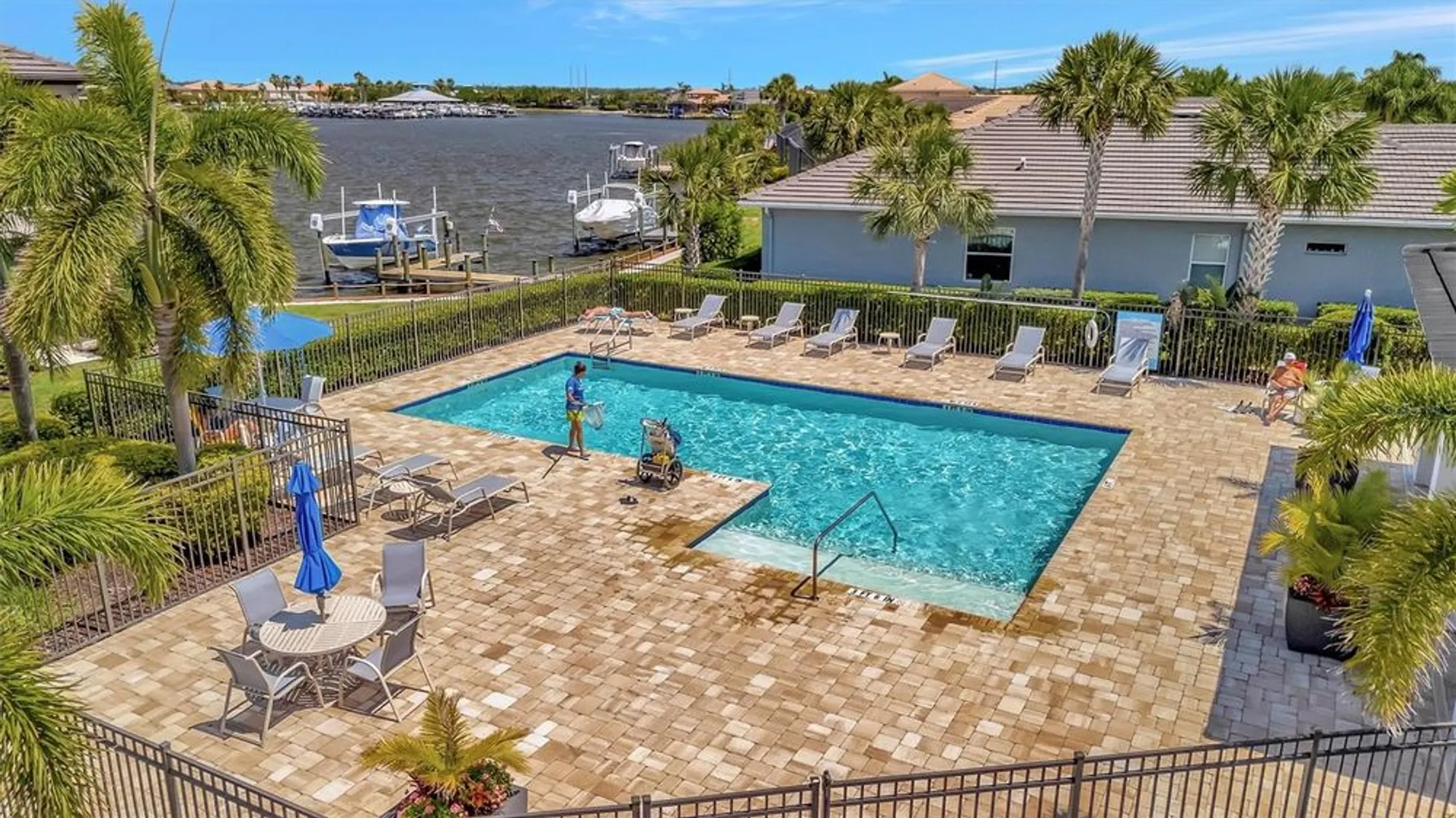 Property Slideshow image 64 of 78 | 5009 lake overlook ave, Bradenton, FL, 34208