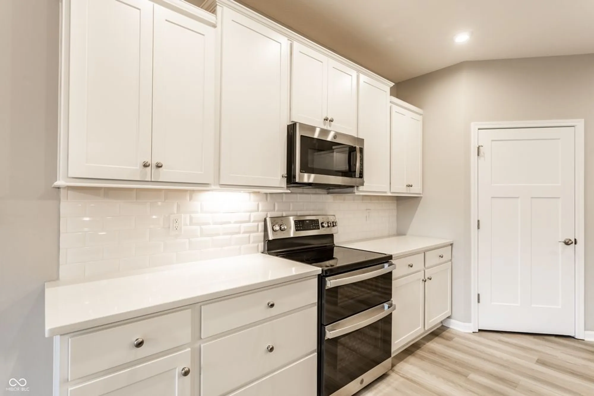 Property Slideshow image 13 of 30 | 5826 lyster ln, Indianapolis, IN, 46239