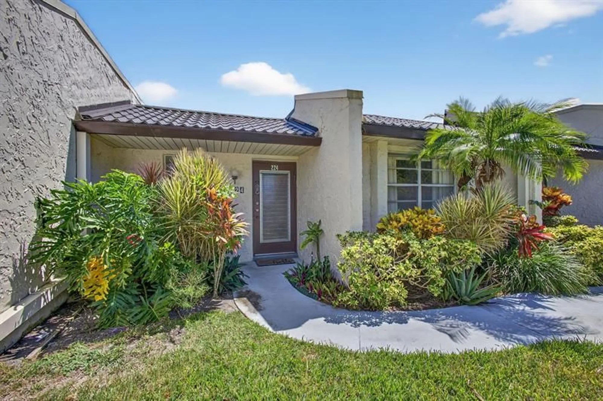 Property Slideshow image 1 of 30 | 224 lake constance dr # 224, West Palm Beach, FL, 33411
