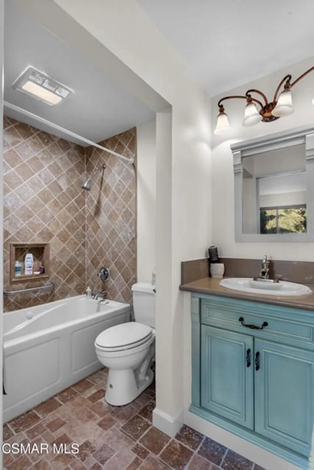 Property Slideshow image 11 of 33 | 351 chestnut hill ct 14, Thousand Oaks, CA, 91360