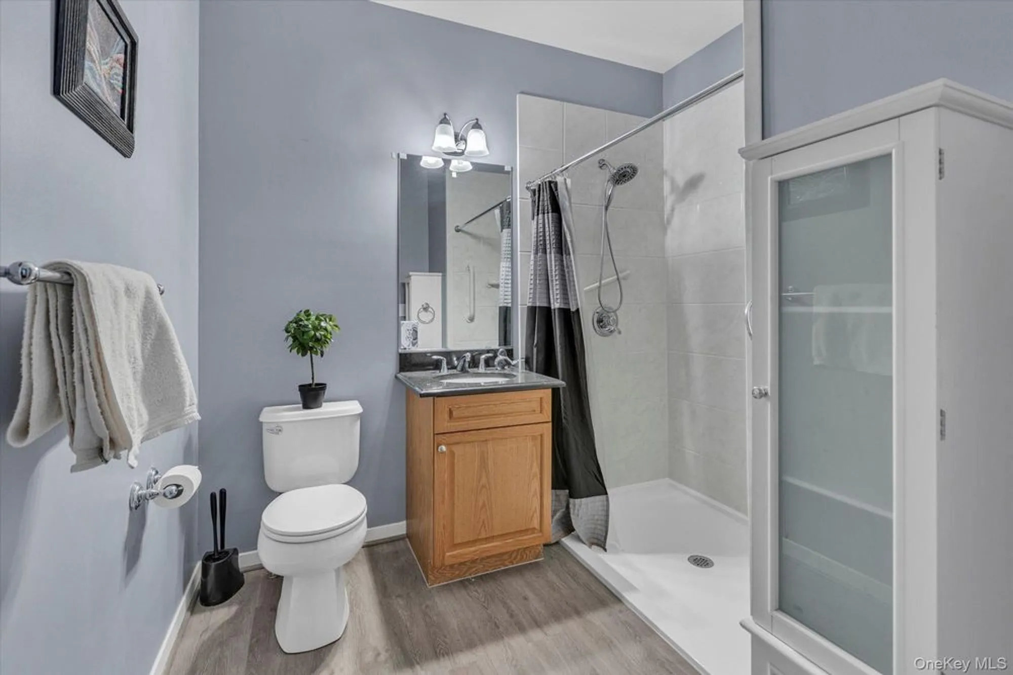 Property Slideshow image 15 of 24 | 119 autumn dr, Plainview, NY, 11803