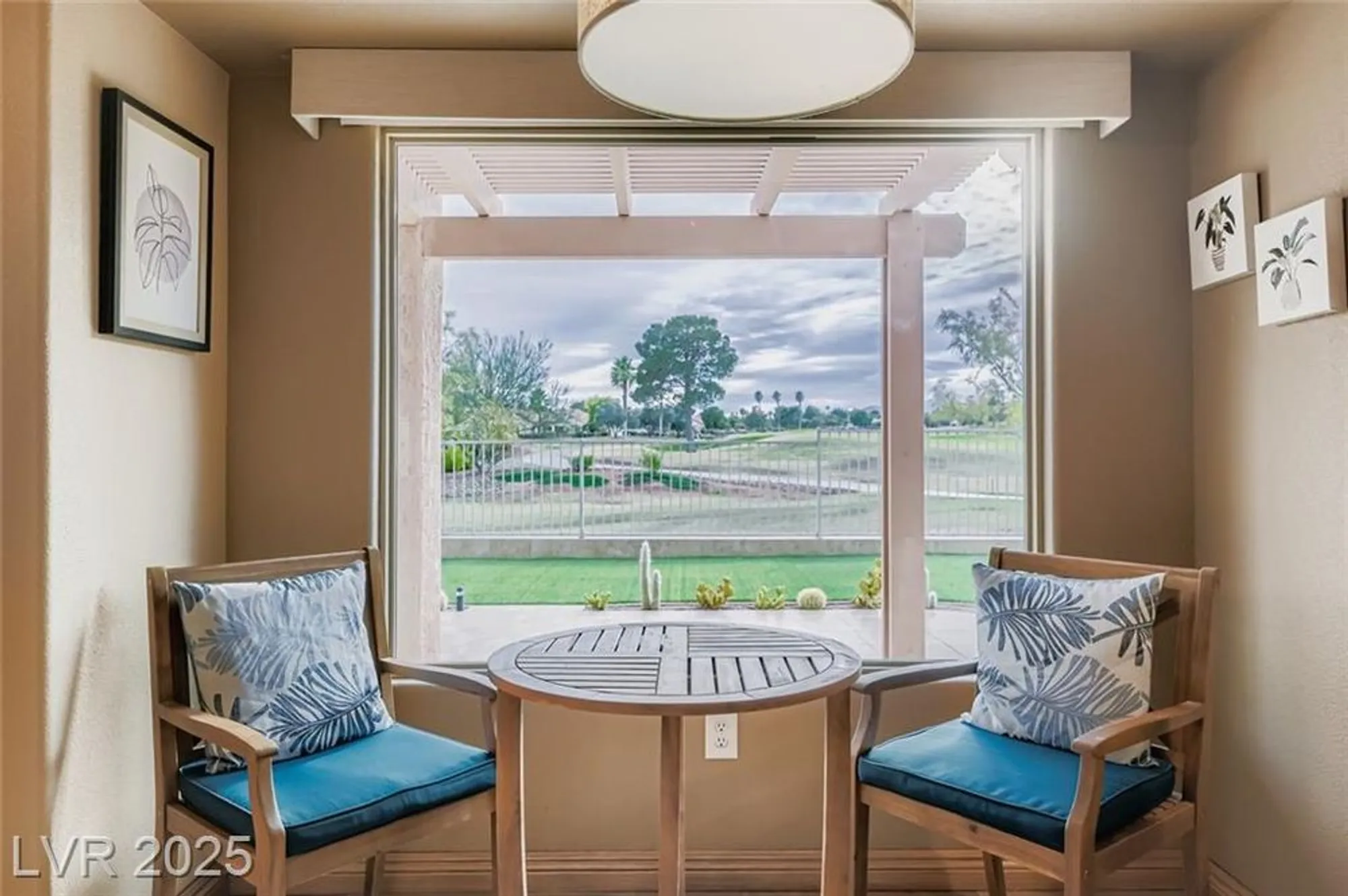 Property Slideshow image 9 of 32 | 9101 villa ridge dr, Las Vegas, NV, 89134