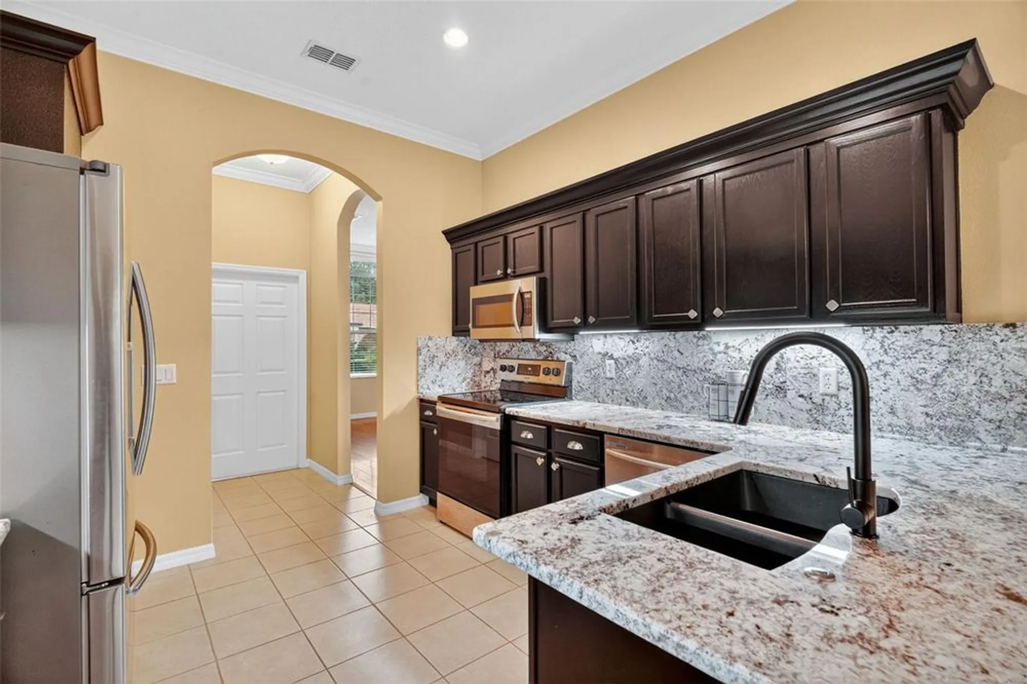 Property Slideshow image 10 of 34 | 24515 bocage way, Leesburg, FL, 34748