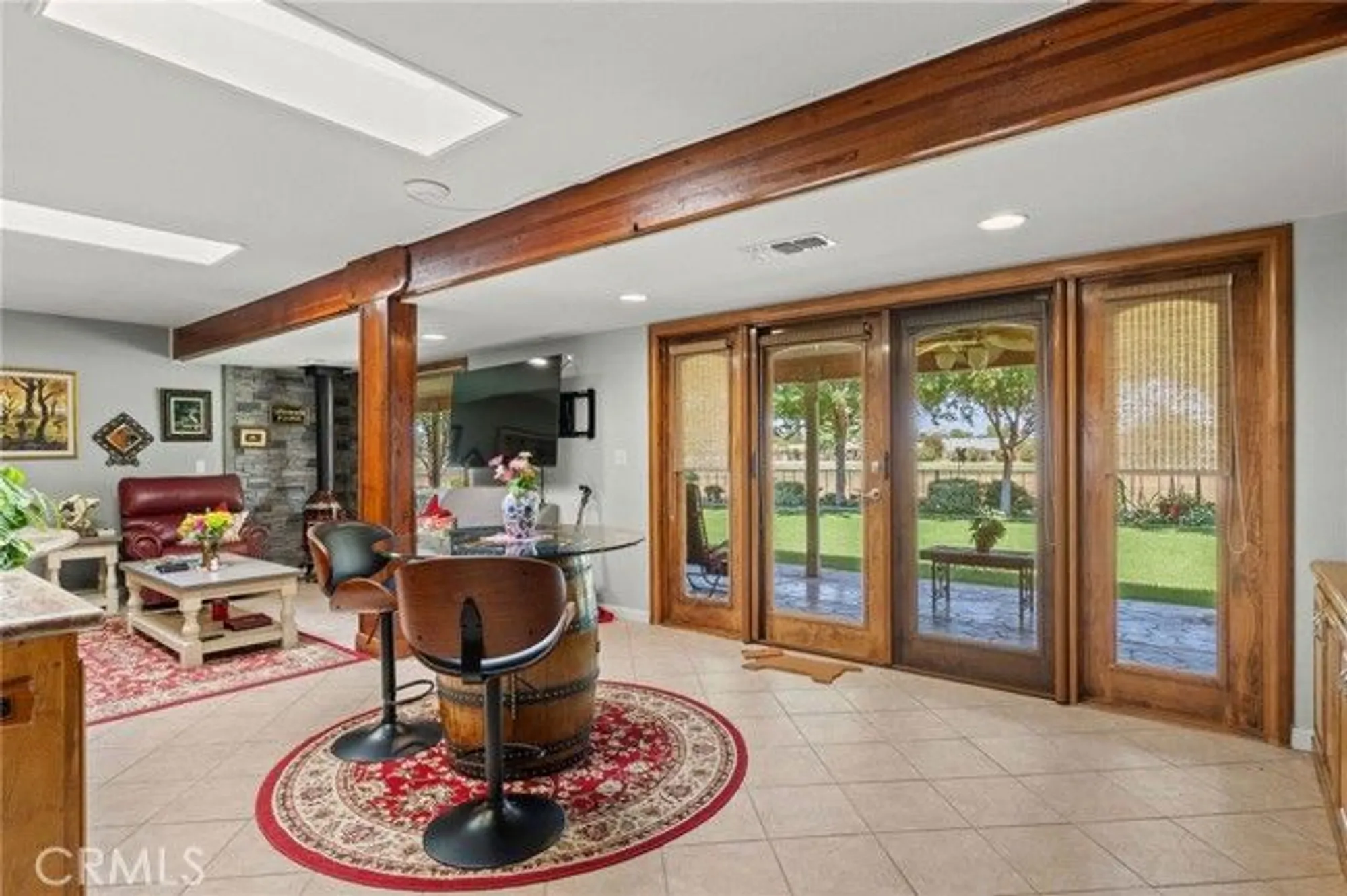 Property Slideshow image 10 of 48 | 704 river oaks dr, Bakersfield, CA, 93309