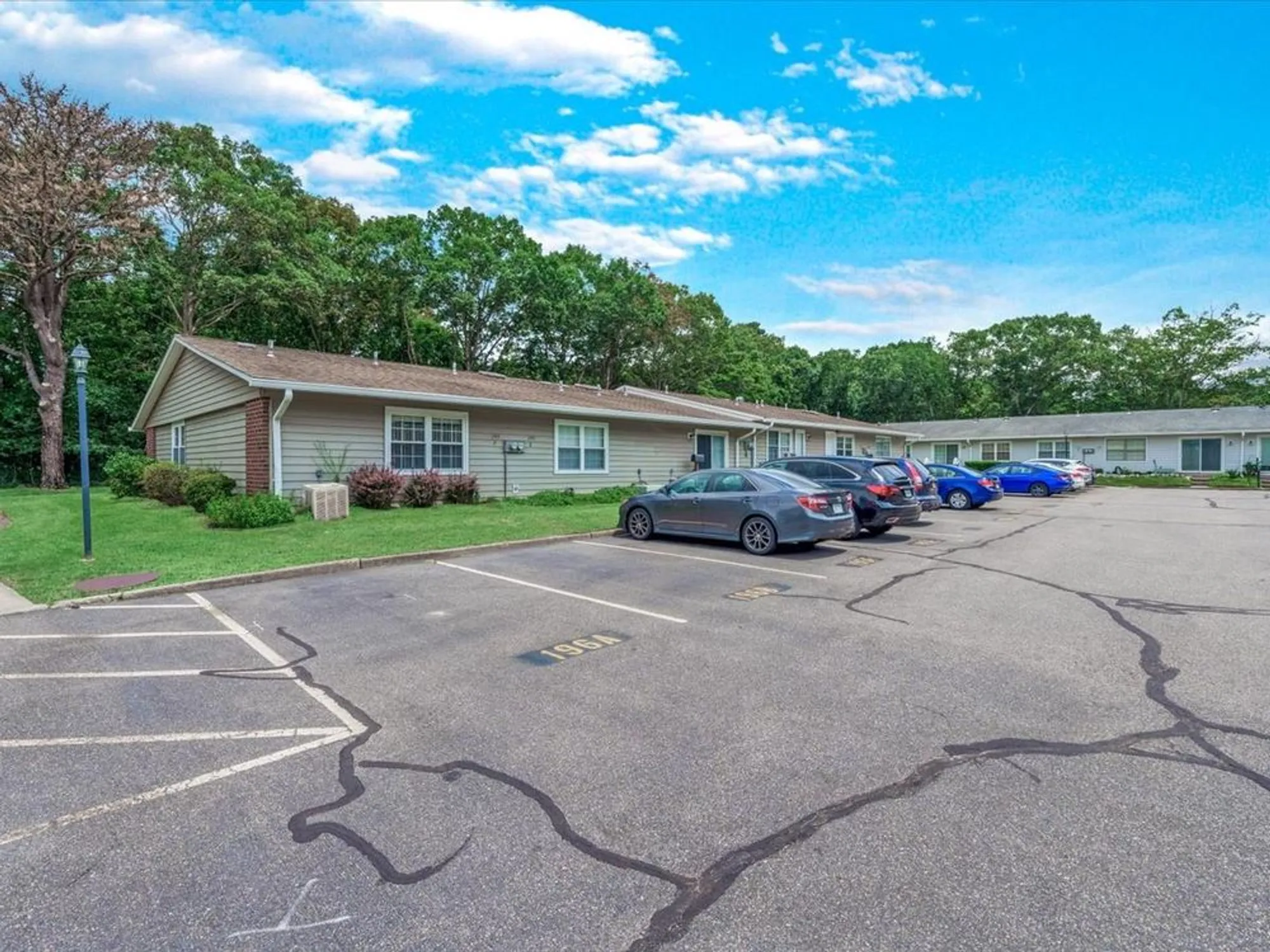 Property Slideshow image 16 of 25 | 195 e newcastle ct, Brookhaven, NY, 11961