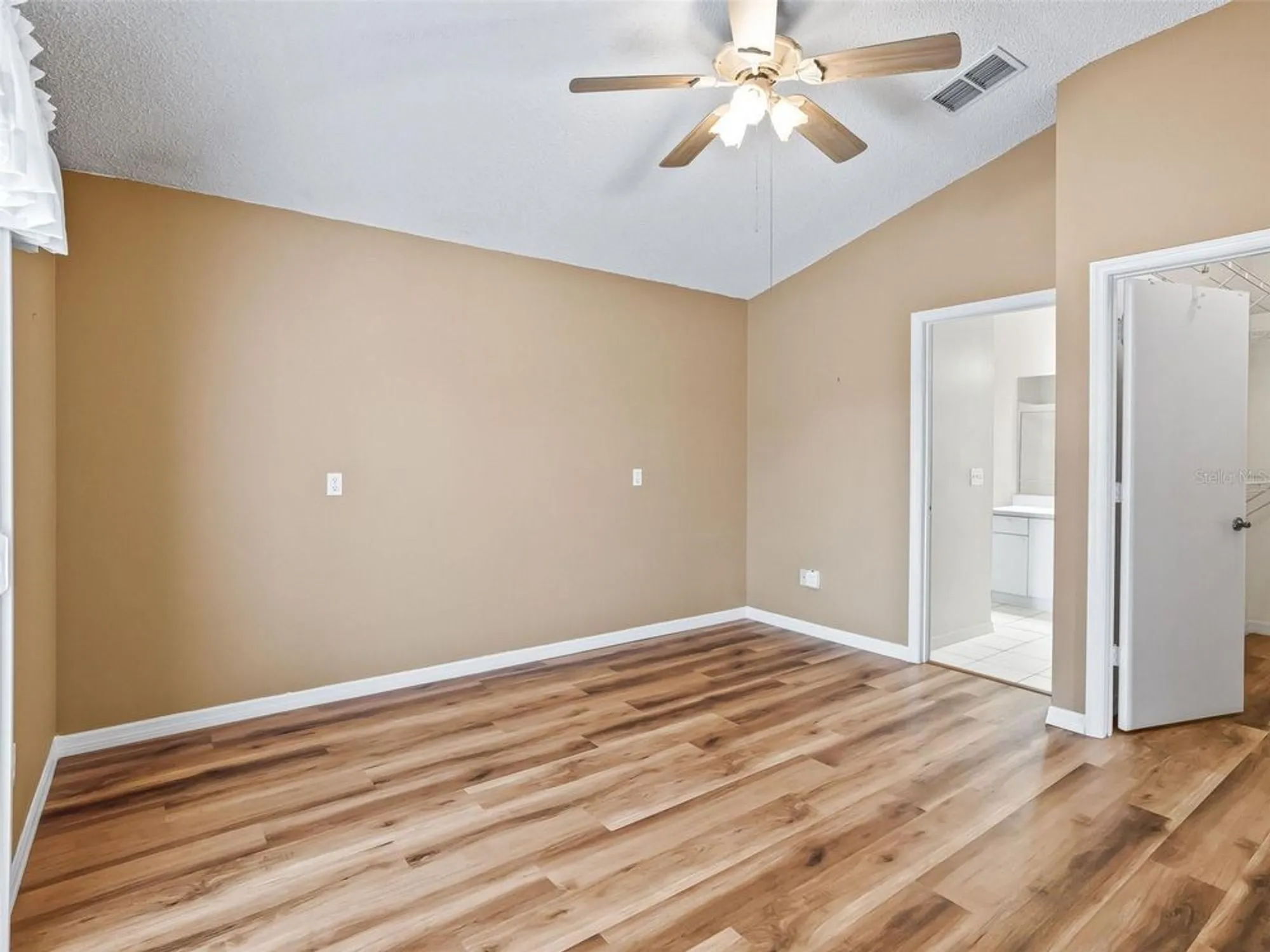 Property Slideshow image 15 of 41 | 873 oviedo rd, The Villages, FL, 32159