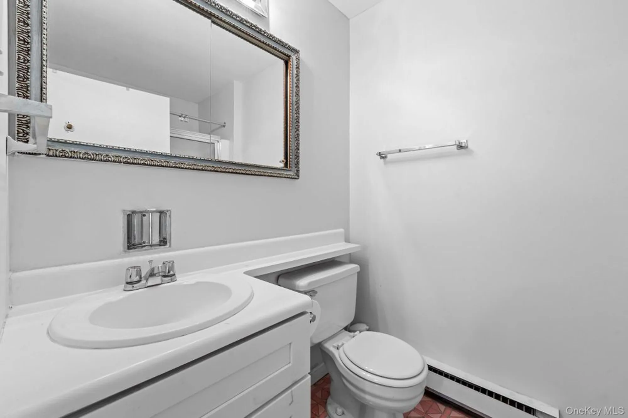 Property Slideshow image 10 of 16 | 49 freedom ln, Coram, NY, 11727