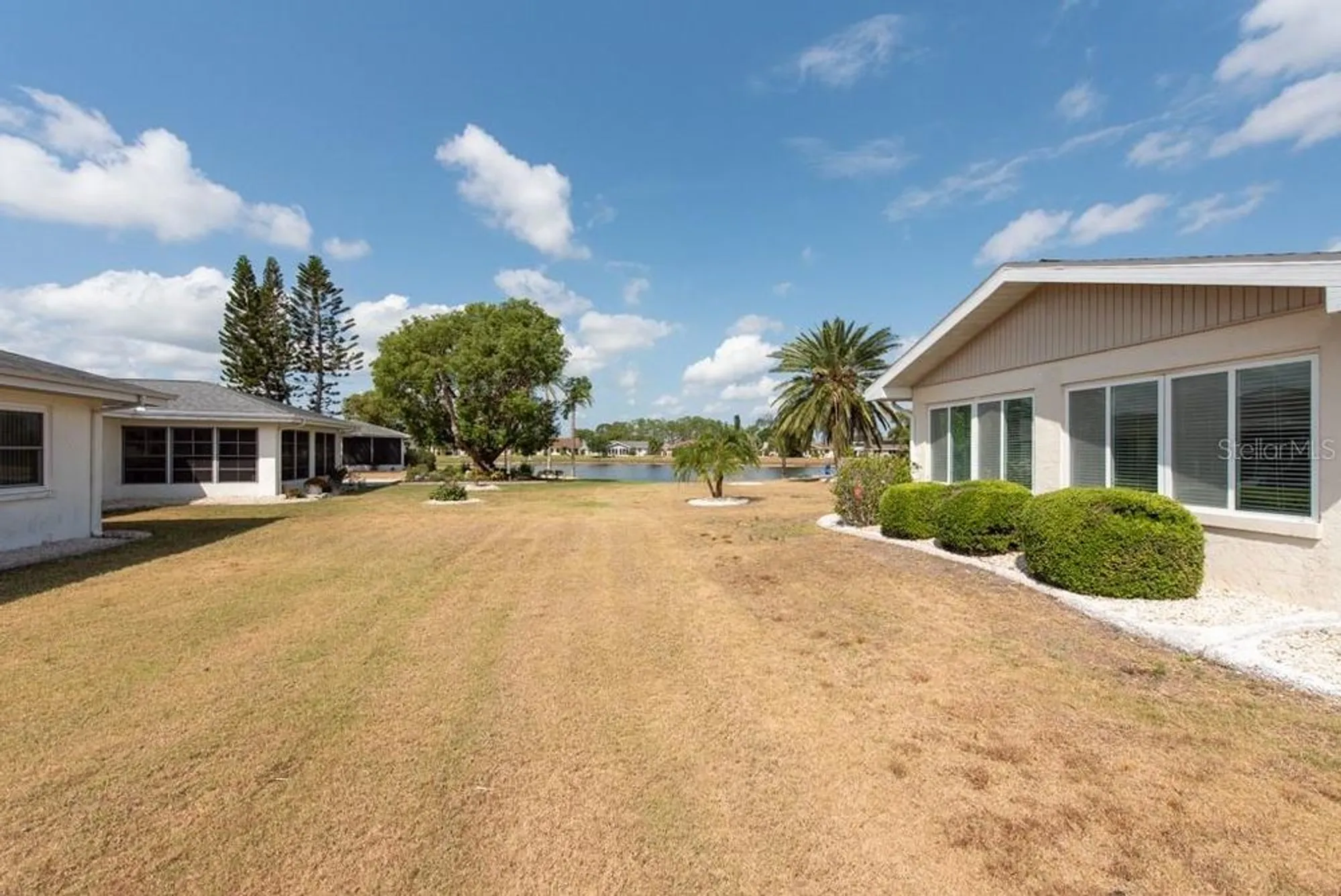 Property Slideshow image 31 of 44 | 106 silverbell ct, Sun City Center, FL, 33573