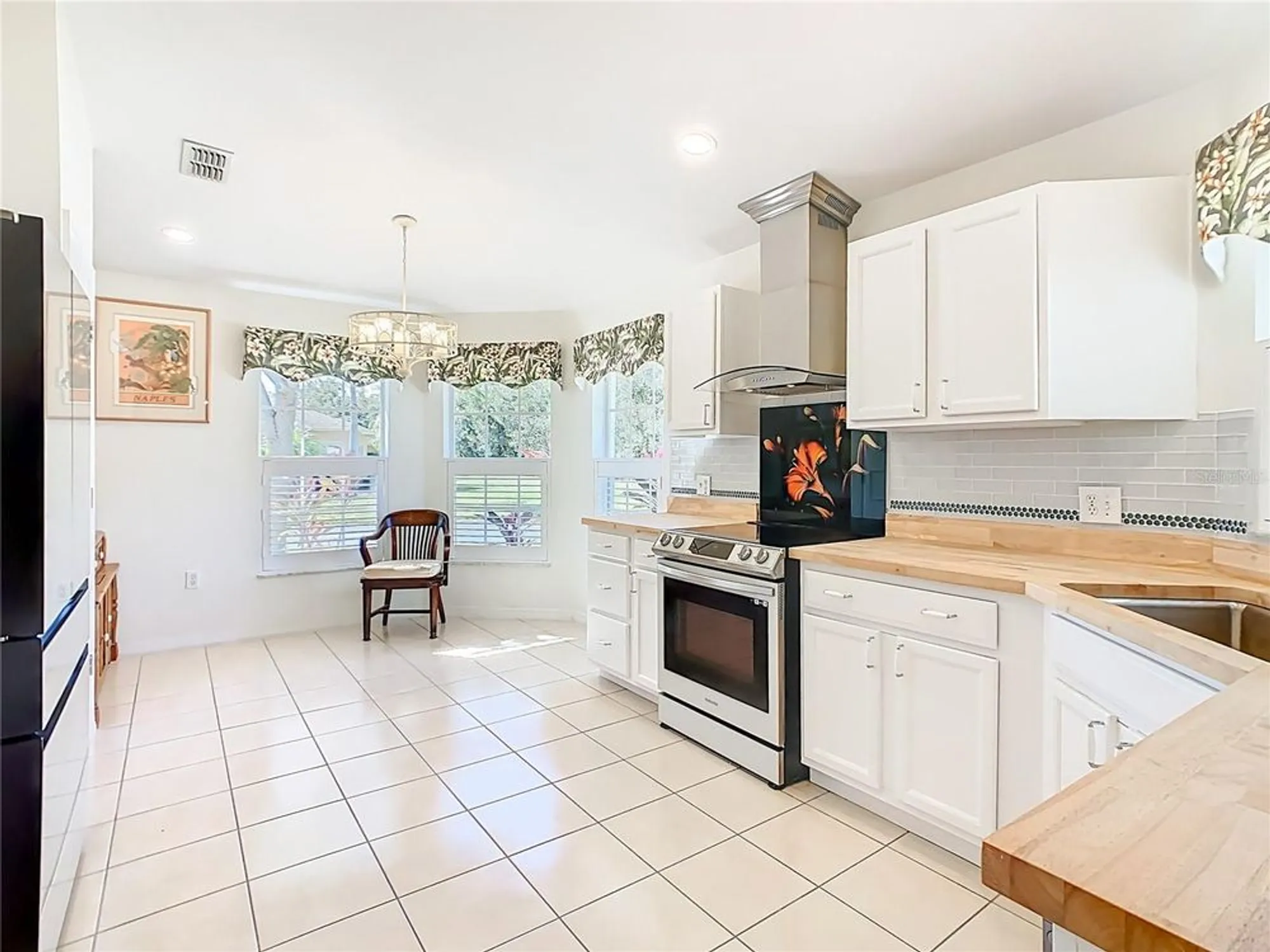 Property Slideshow image 9 of 49 | 205 bell tower xing, Poinciana, FL, 34759