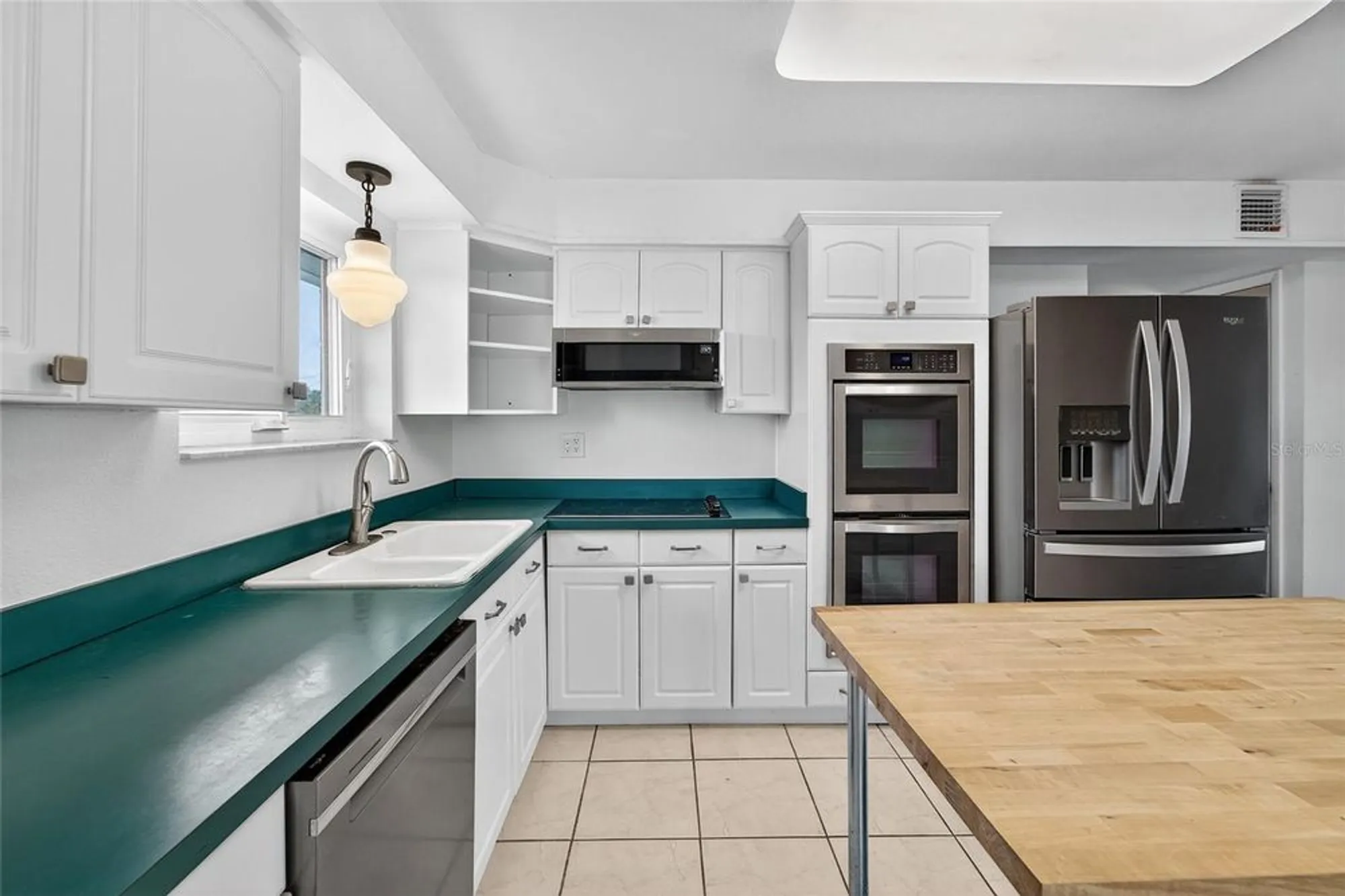 Property Slideshow image 11 of 68 | 1012 augusta dr, Sun City Center, FL, 33573