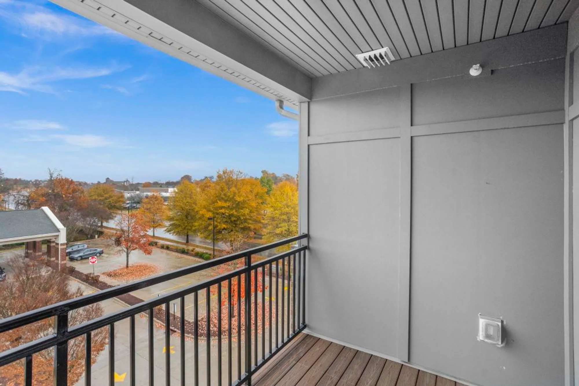Property Slideshow image 24 of 60 | 141 saundersville rd apt 1402, Hendersonville, TN, 37075
