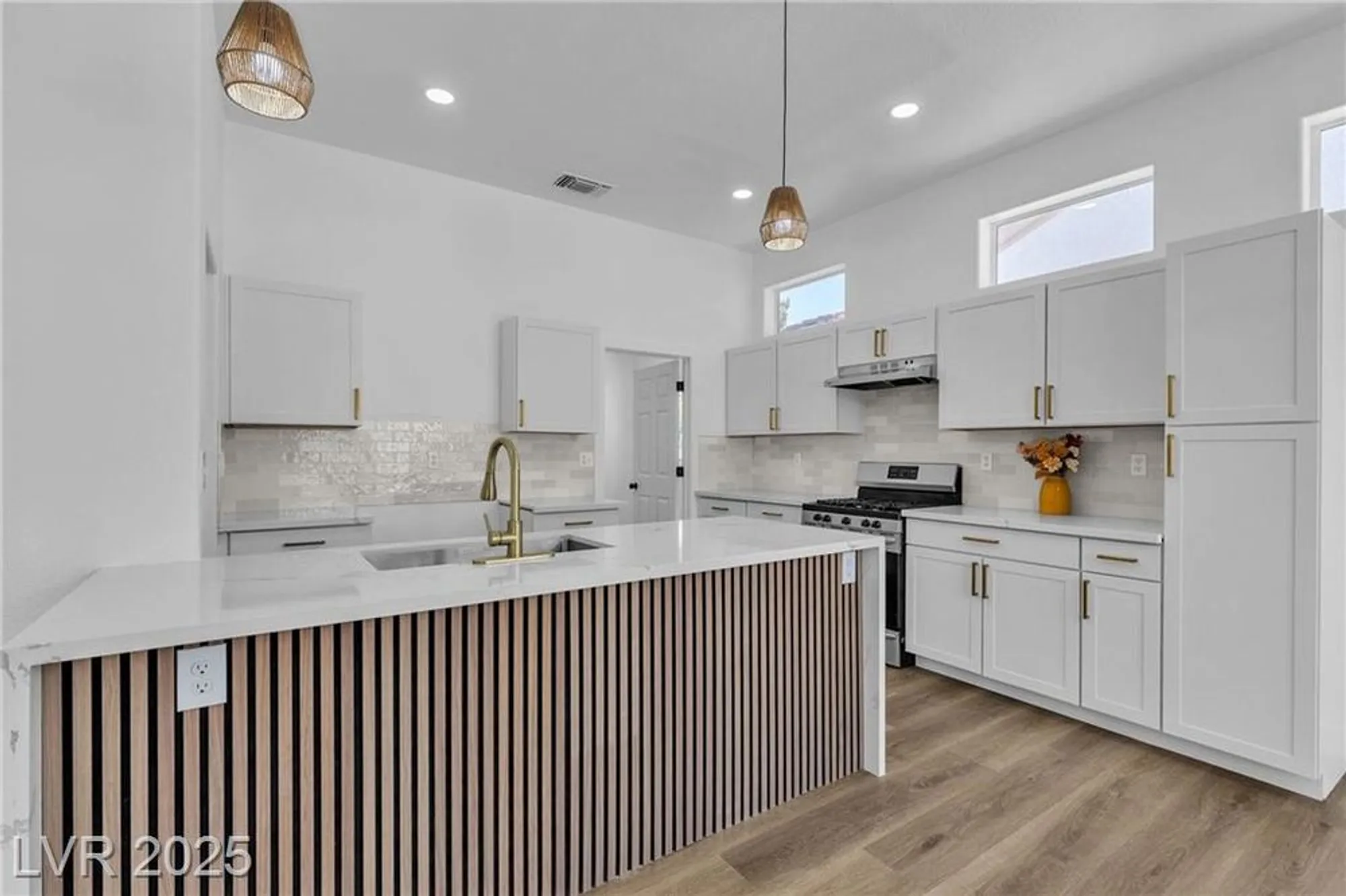 Property Slideshow image 9 of 51 | 10636 argents hill dr, Las Vegas, NV, 89134