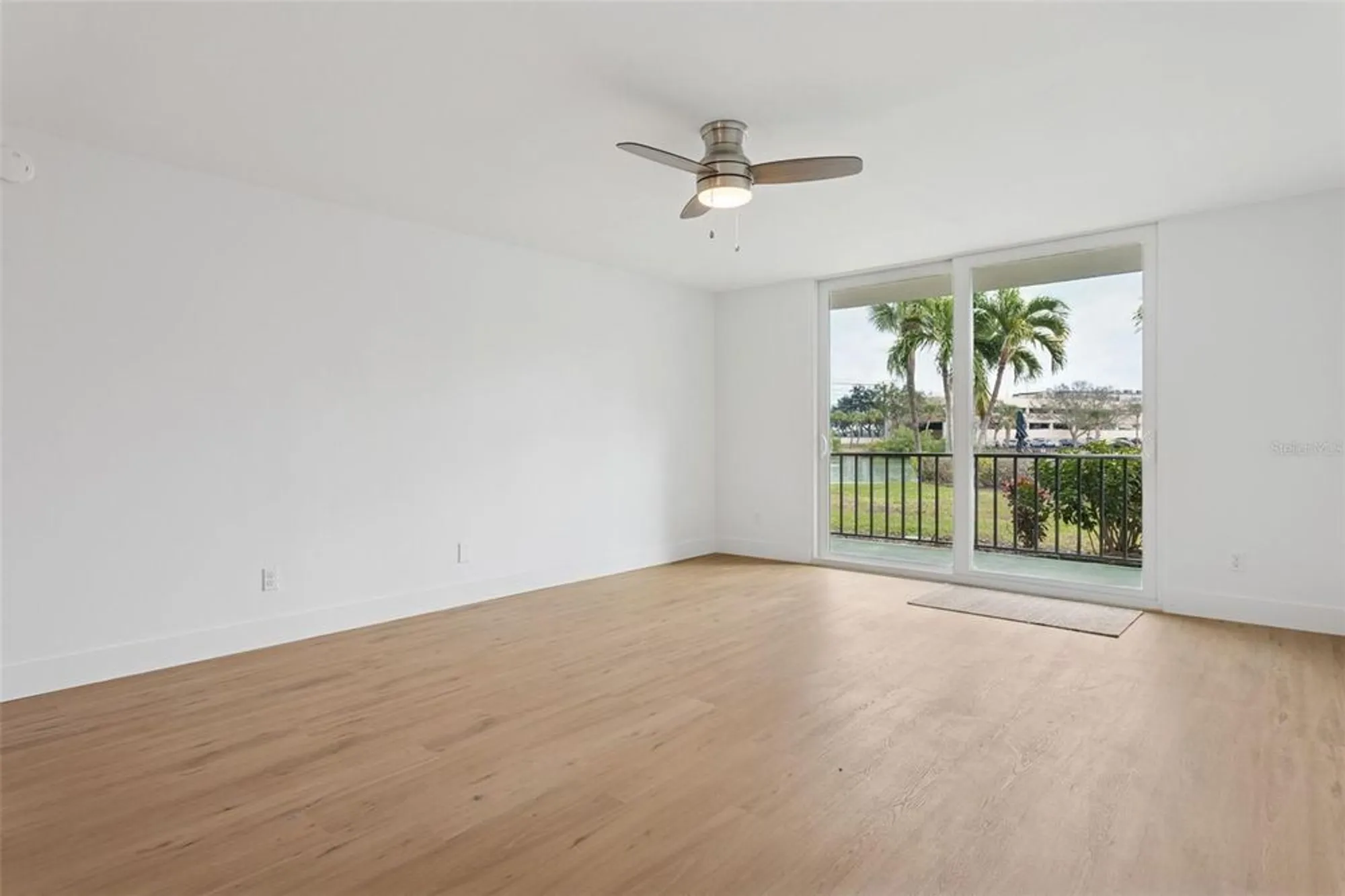 Property Slideshow image 5 of 25 | 7405 bay island dr 123, South Pasadena, FL, 33707
