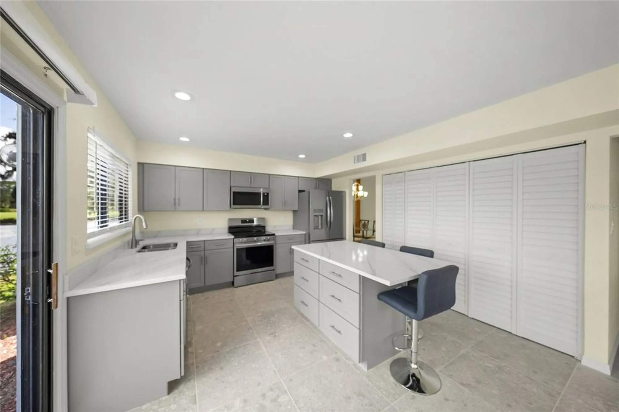 Property Slideshow image 30 of 62 | 4555 forest wood trl 23, Sarasota, FL, 34241