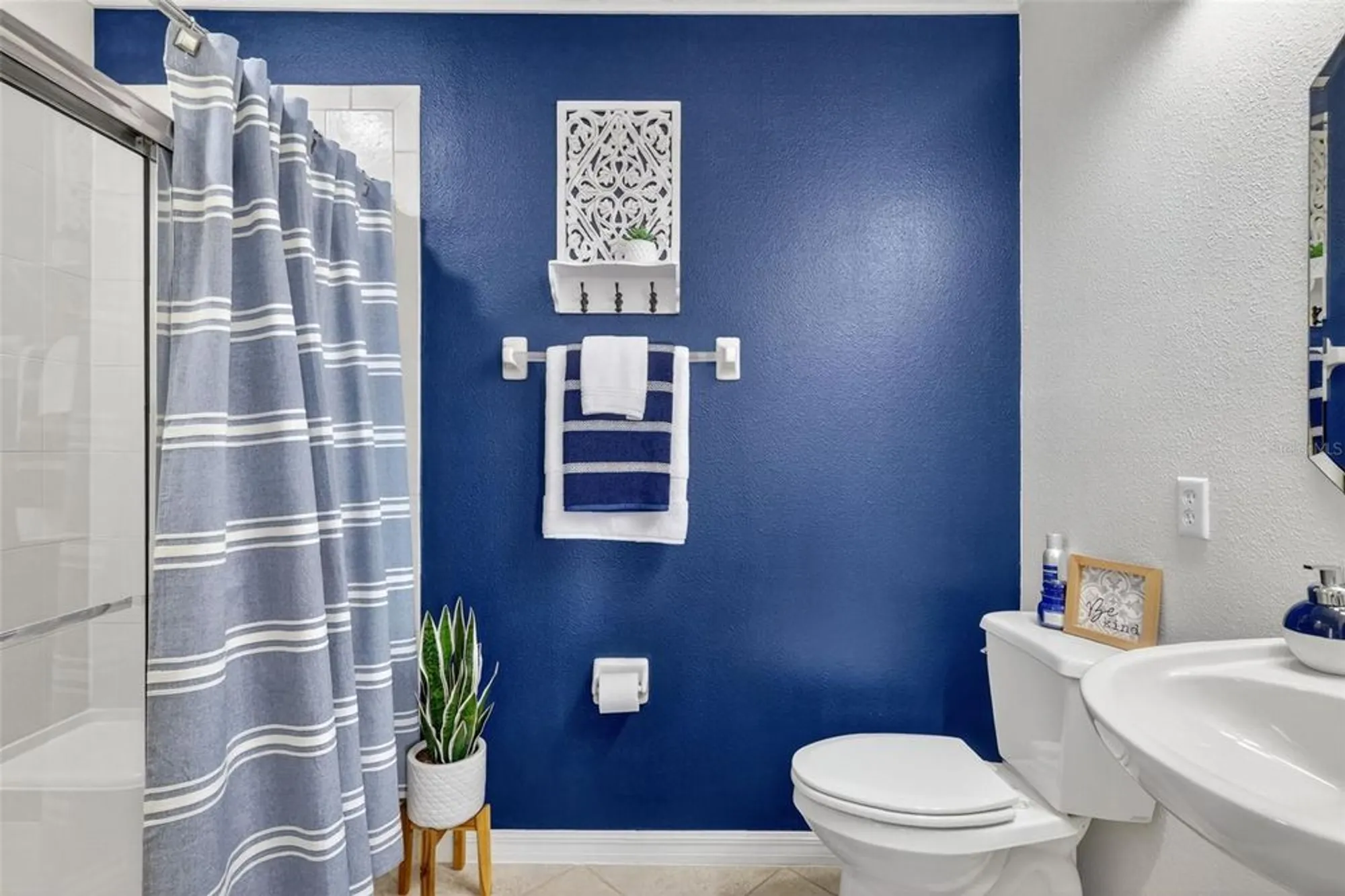 Property Slideshow image 42 of 54 | 145 silver falls dr, Apollo Beach, FL, 33572