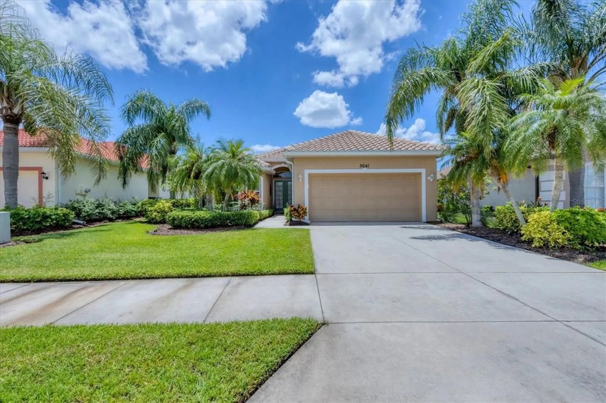 Property Slideshow image 6 of 50 | 5641 whispering oaks dr, North Port, FL, 34287