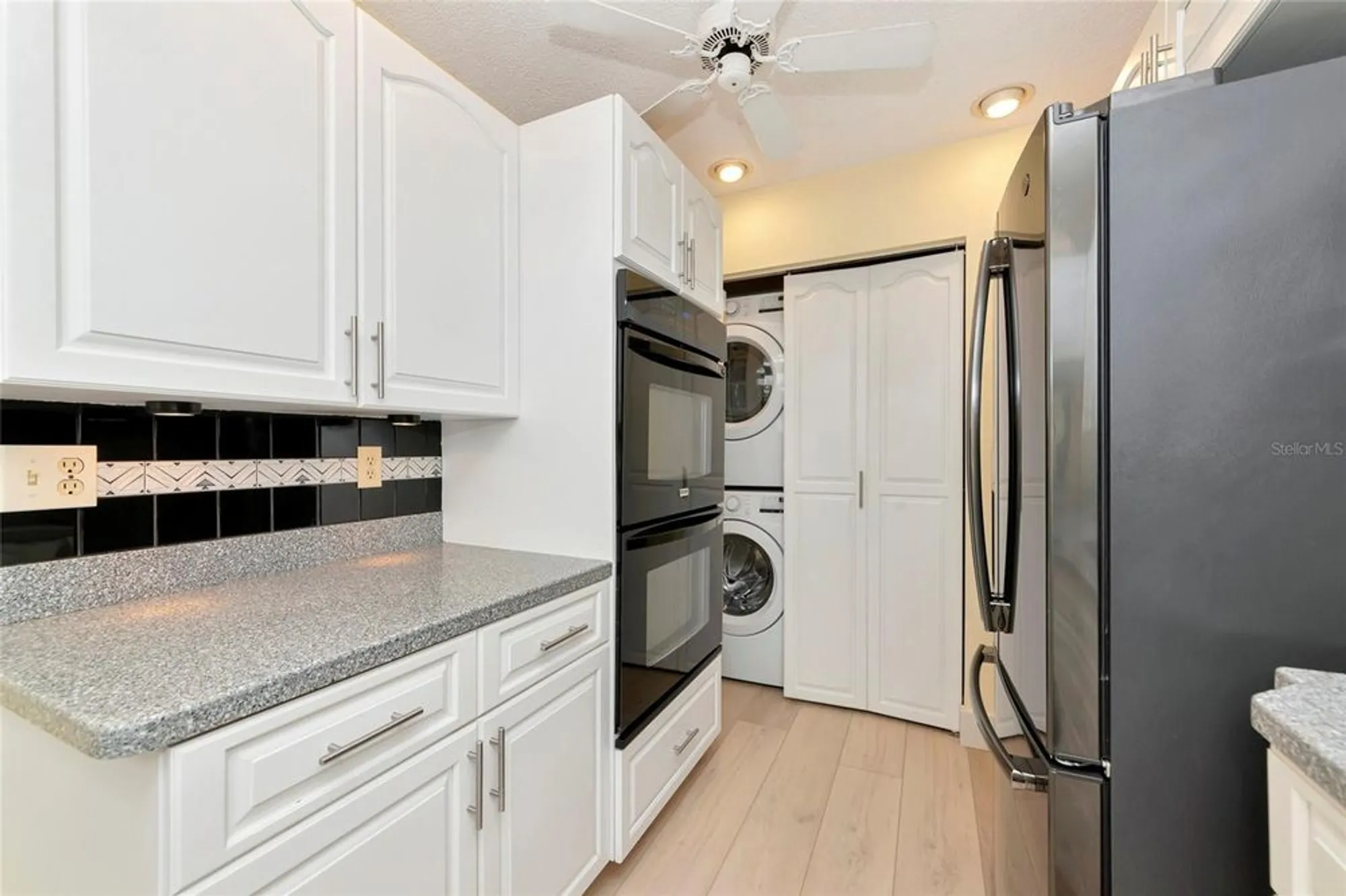 Property Slideshow image 10 of 63 | 515 woodstork cir, Bradenton, FL, 34209