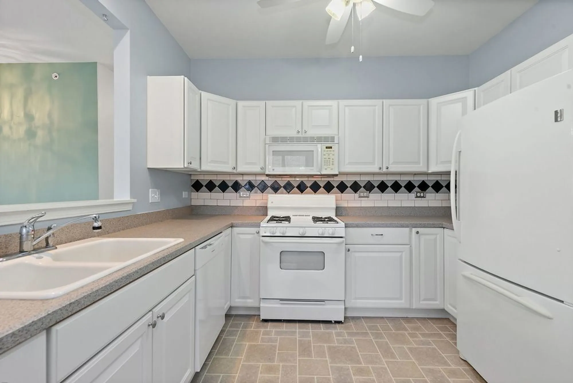 Property Slideshow image 10 of 20 | 13390 red alder ave, Huntley, IL, 60142