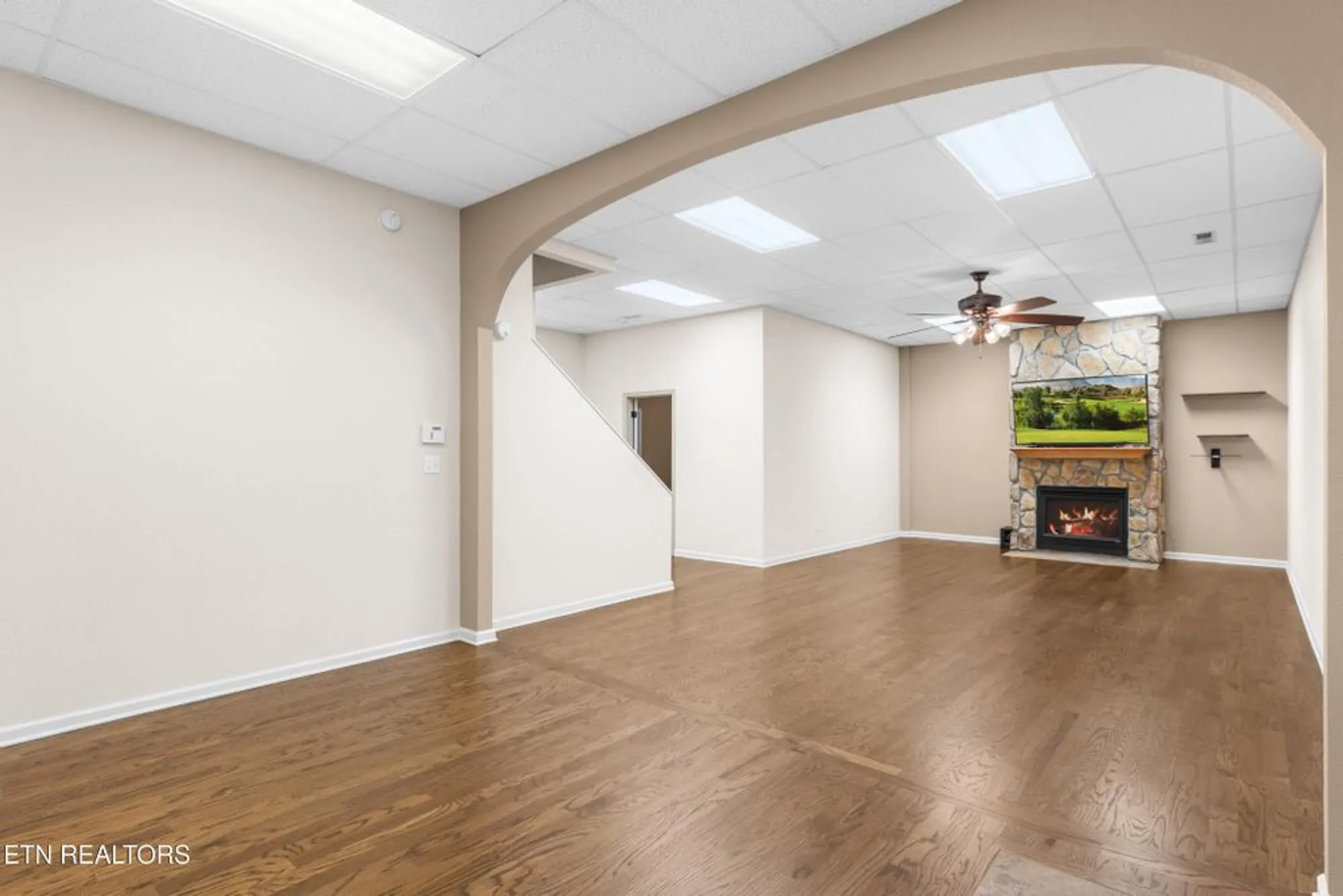 Property Slideshow image 37 of 60 | 407 tecumseh pt, Loudon, TN, 37774