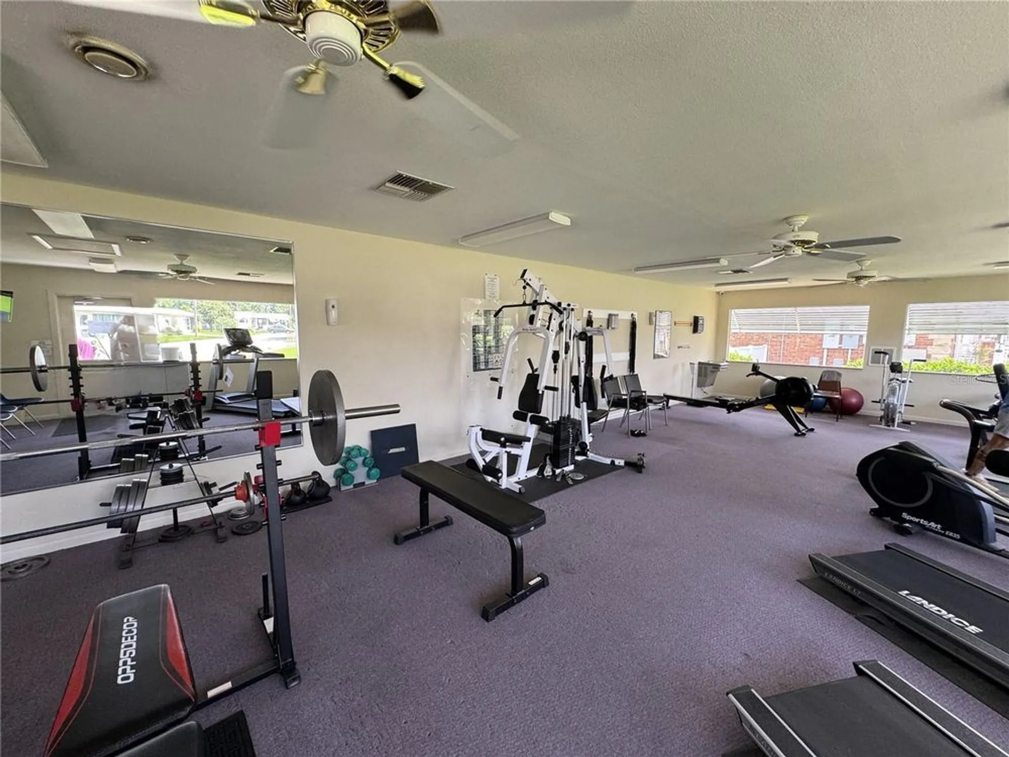 Property Slideshow image 19 of 42 | 4805 colonnades cir, Lakeland, FL, 33811